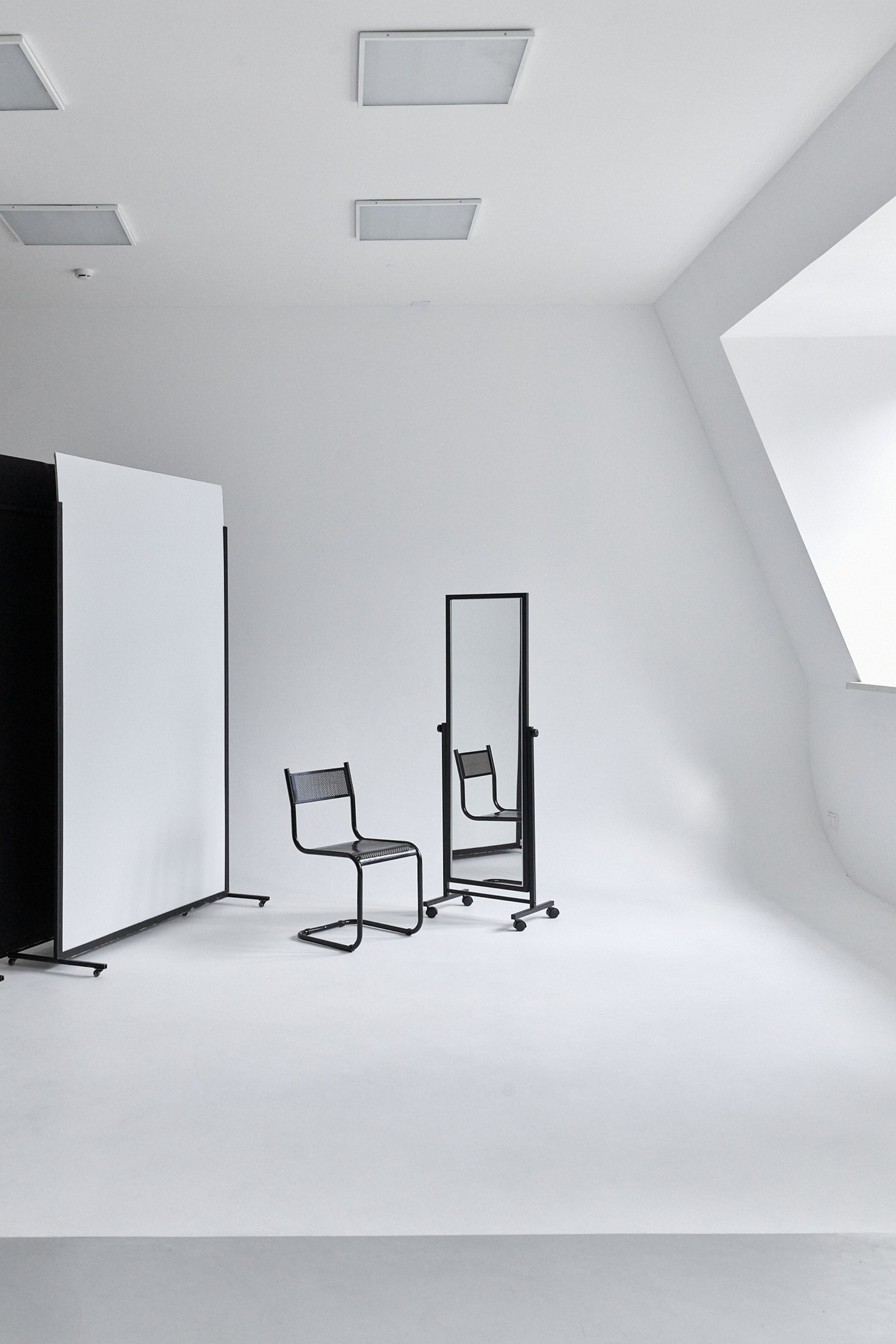 Студия STATE — зал LITE для предм. съемки С.-Пб|Sale Easy