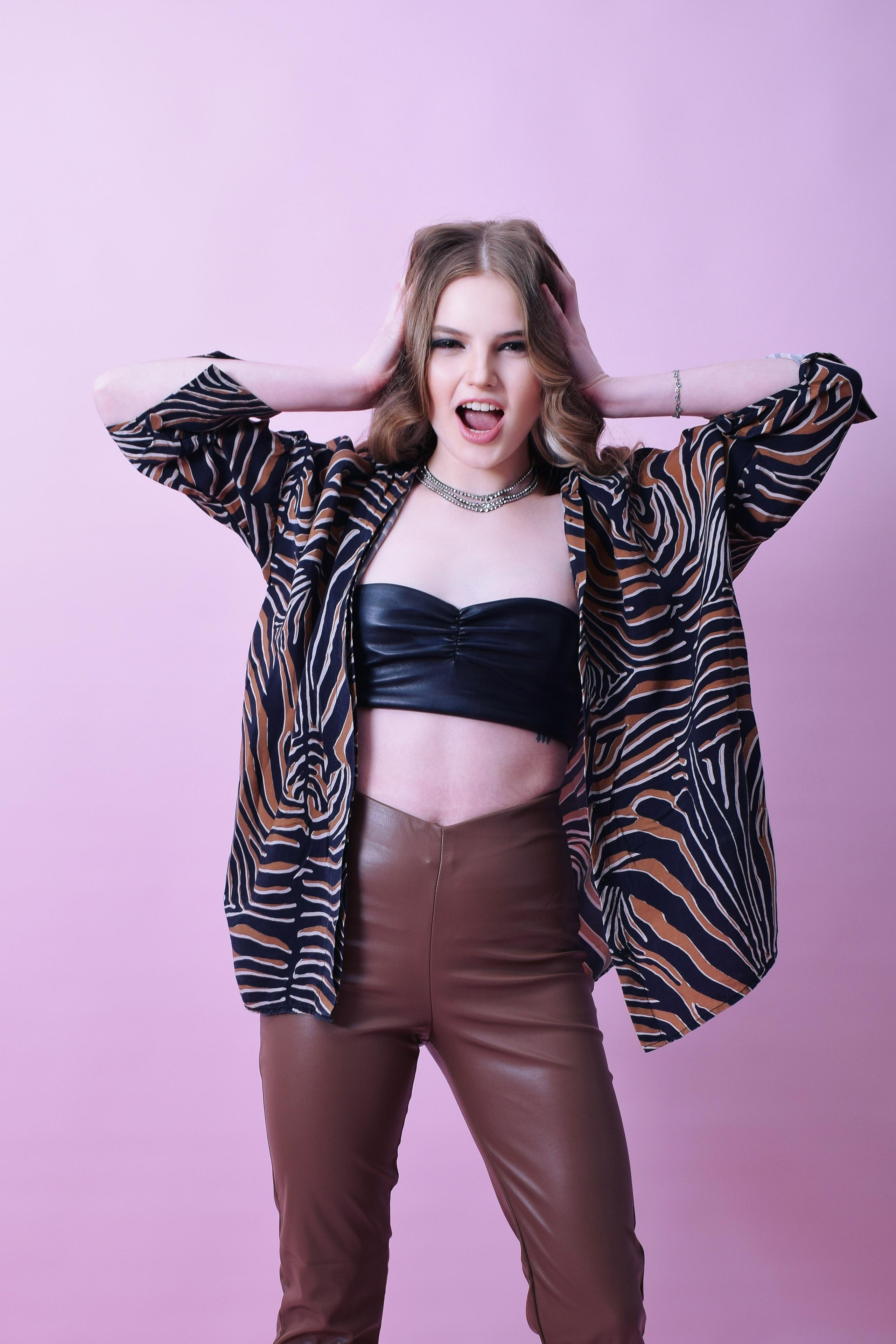 Модель для предметной съемки Зарина Москва| Sale Easy