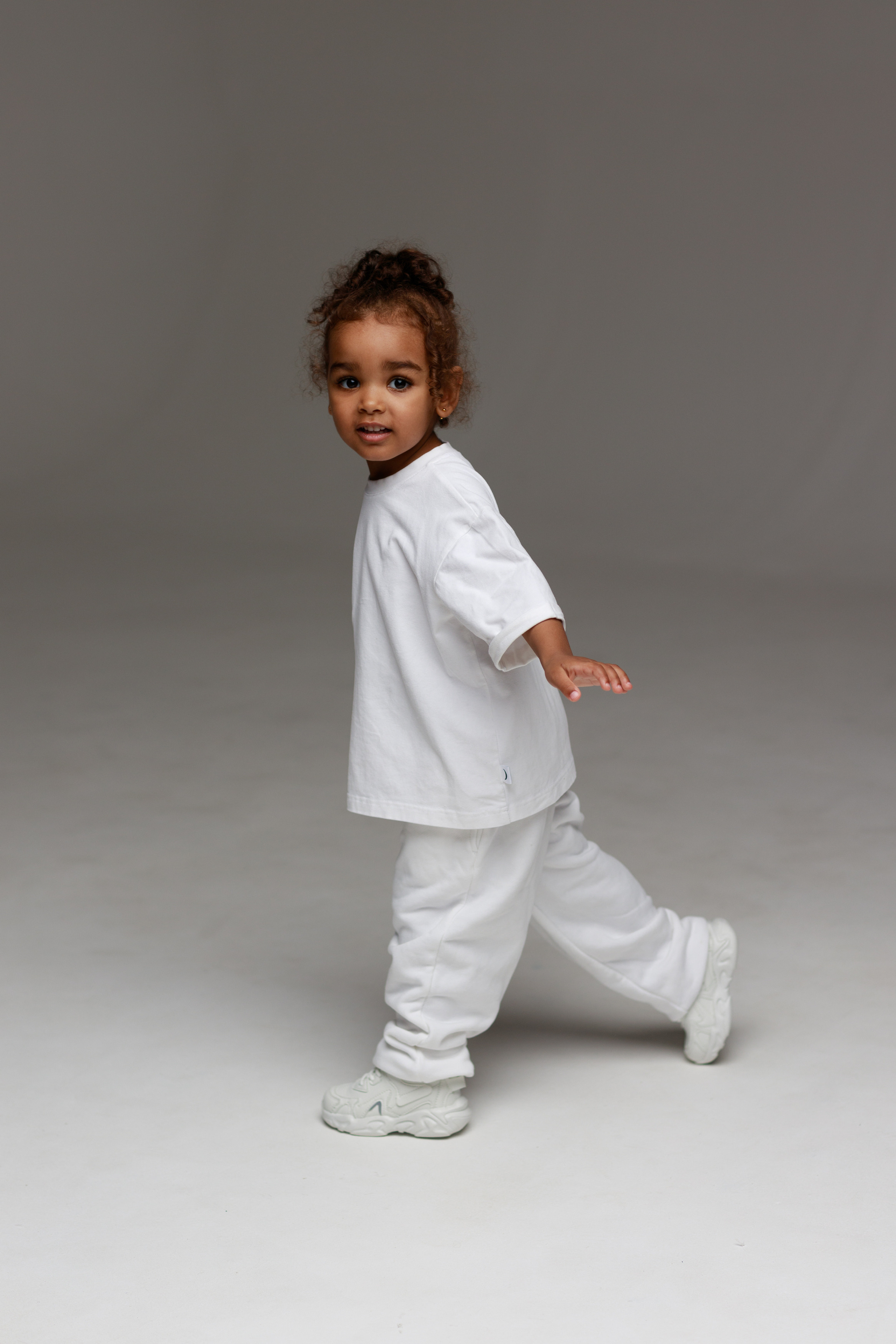 Модели дети для предметной съемки Вероника Д. Москва | Sale Easy