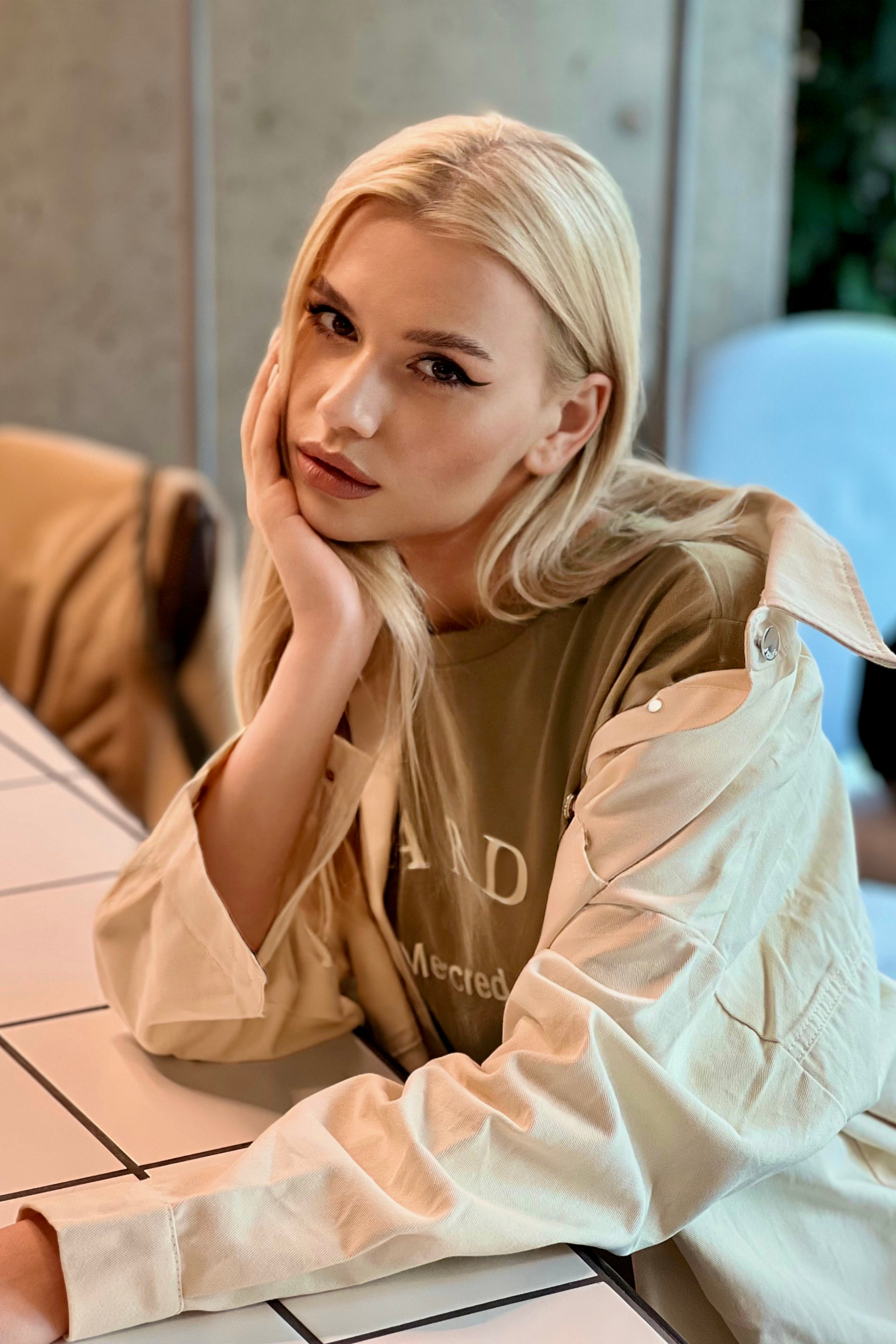 Модель для предметной съемки Эвелина А.Казань| Sale Easy