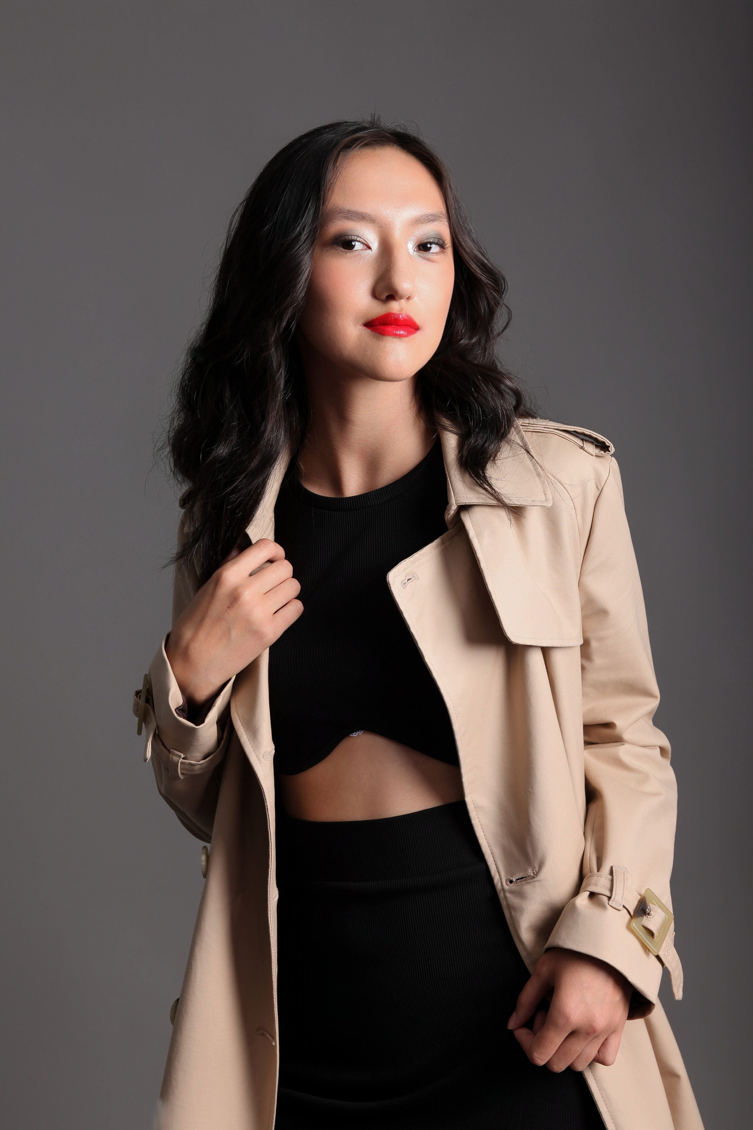 Модель для предметной съемки Камила Новосибирск| Sale Easy