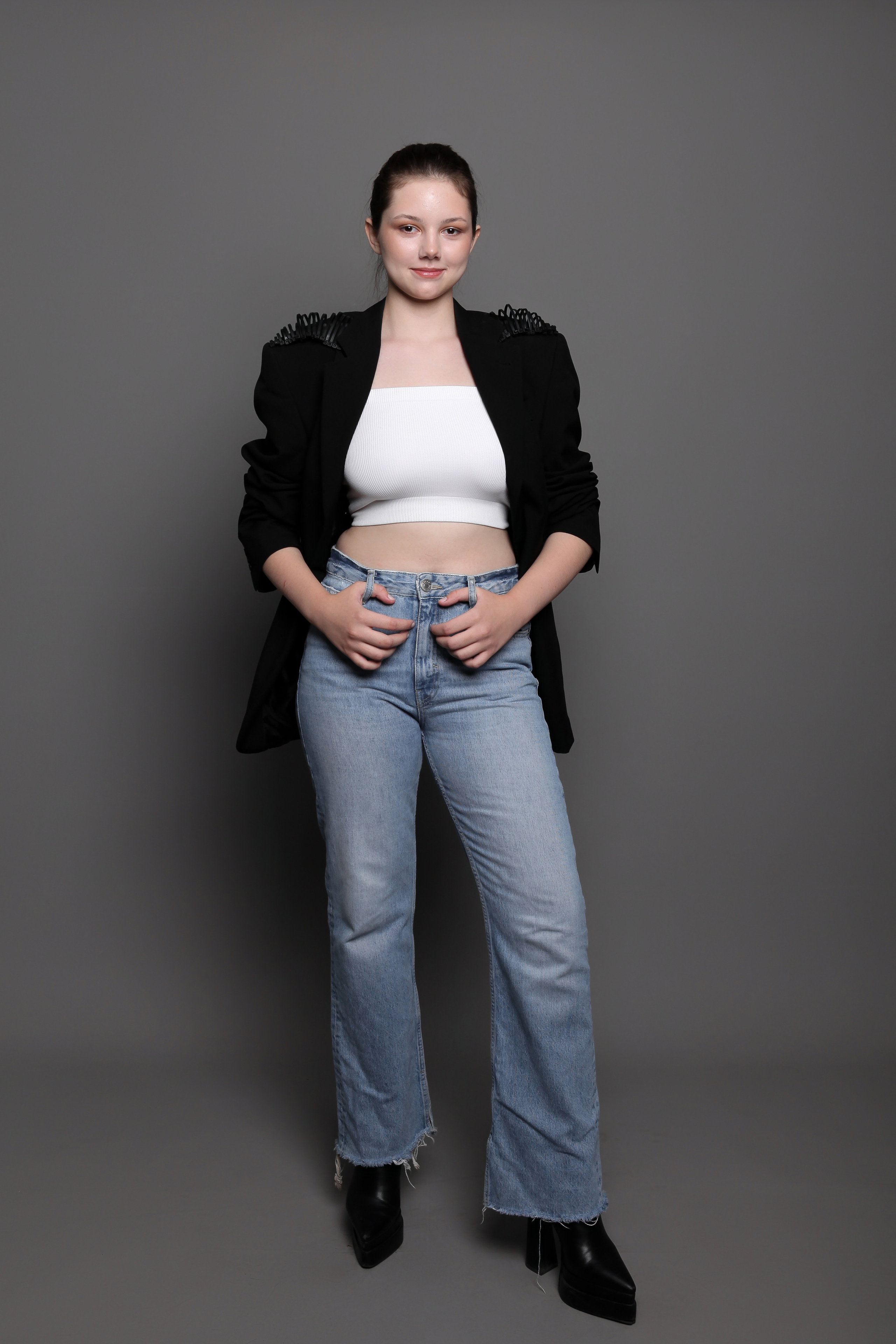 Модель для предметной съемки Виктория З Новосибирск| Sale Easy