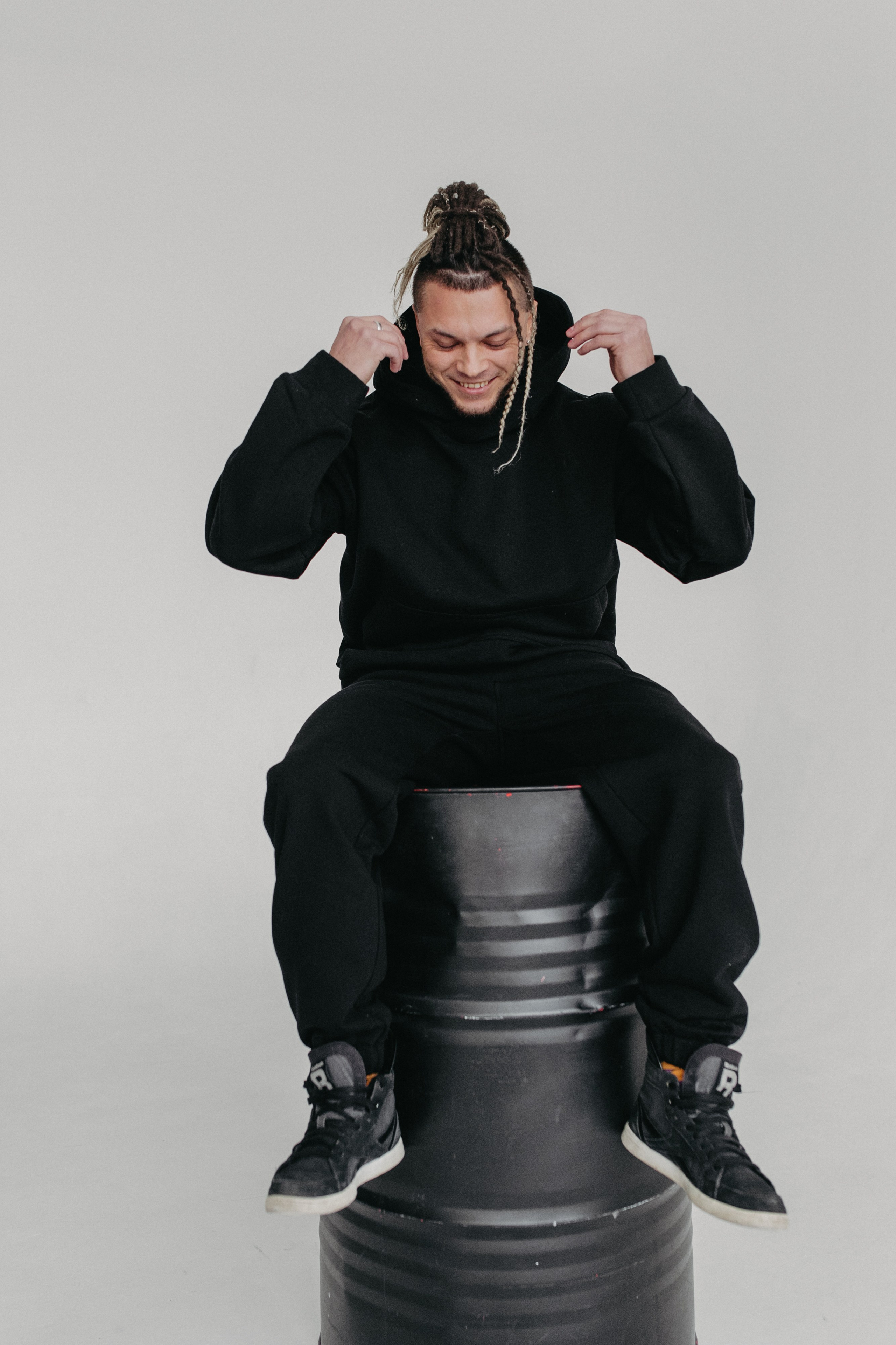 Модель для предметной съемки Руслан Г. Красноярск| Sale Easy