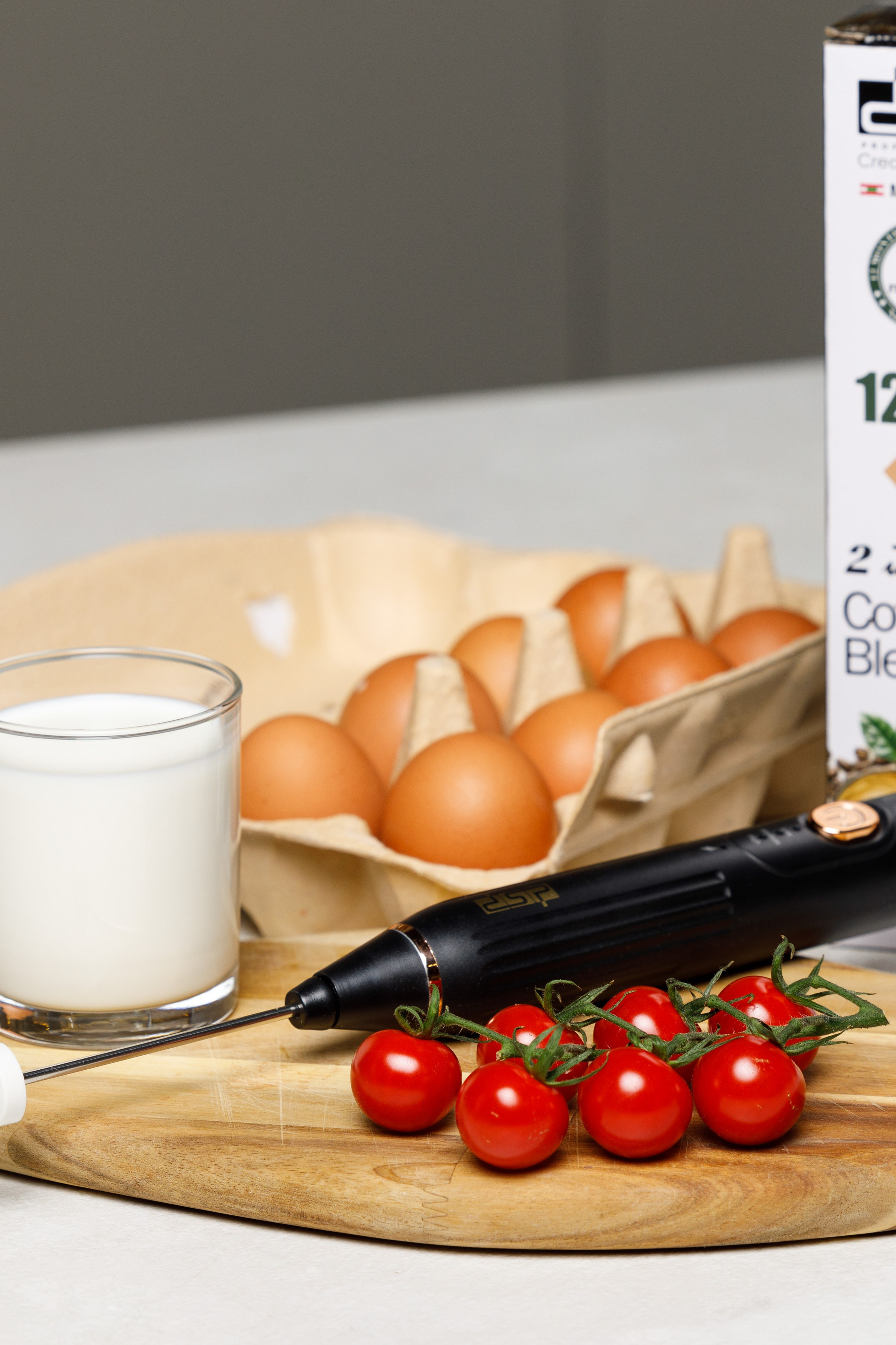 Предметная съемка техники, акцентирующая внимание на инновациях и дизайне.