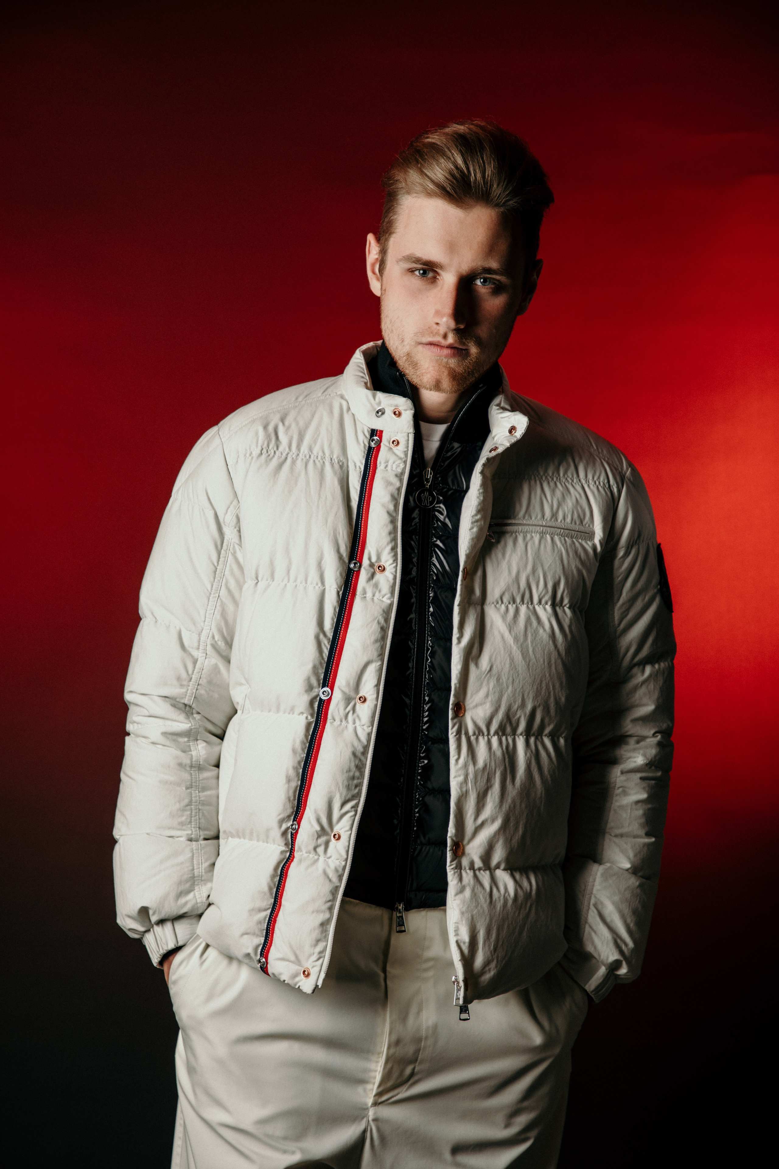 Модель для предметной съемки Игорь А Н.Новгород | Sale Easy