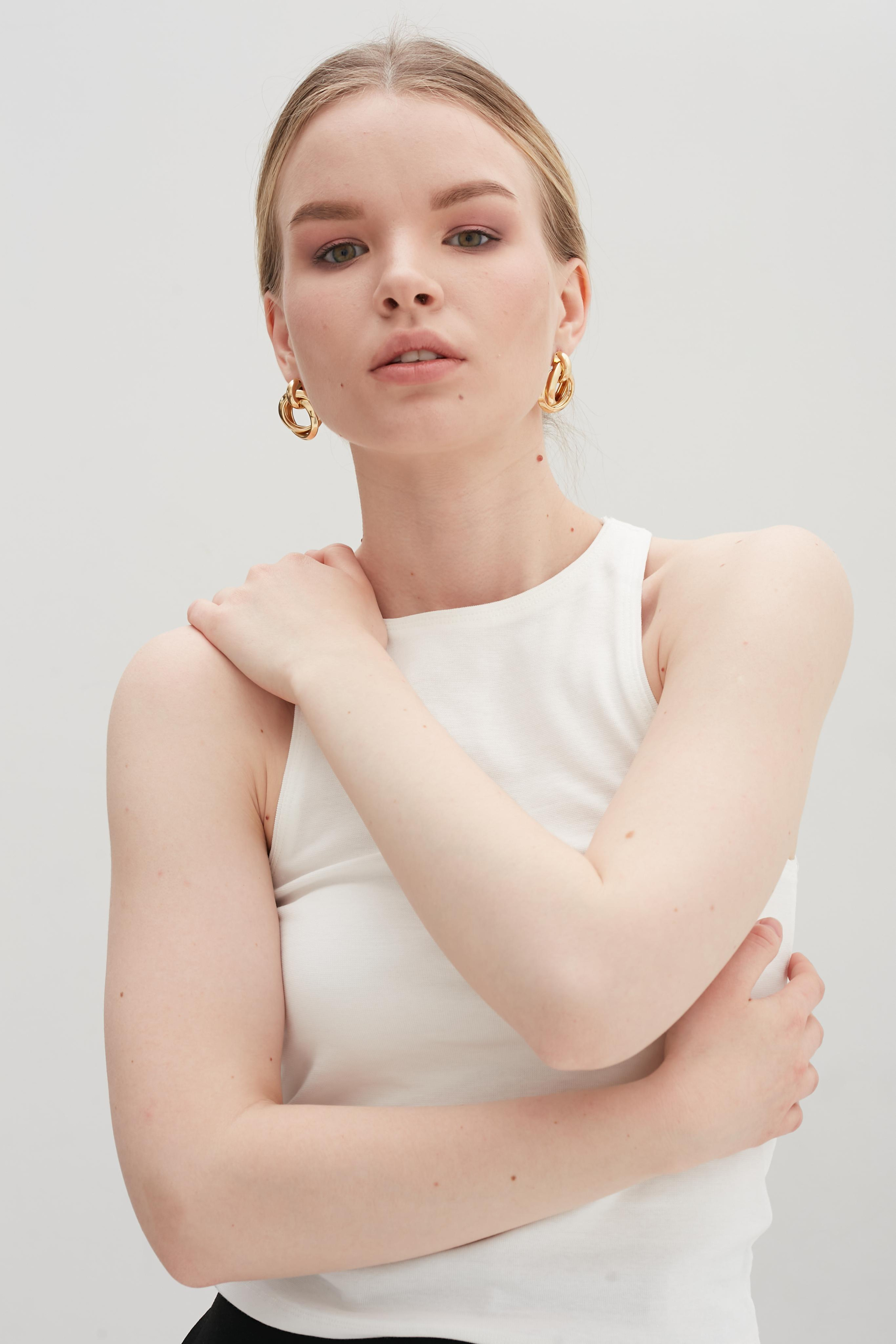 Модель для предметной съемки Евгения А. Москва| Sale Easy