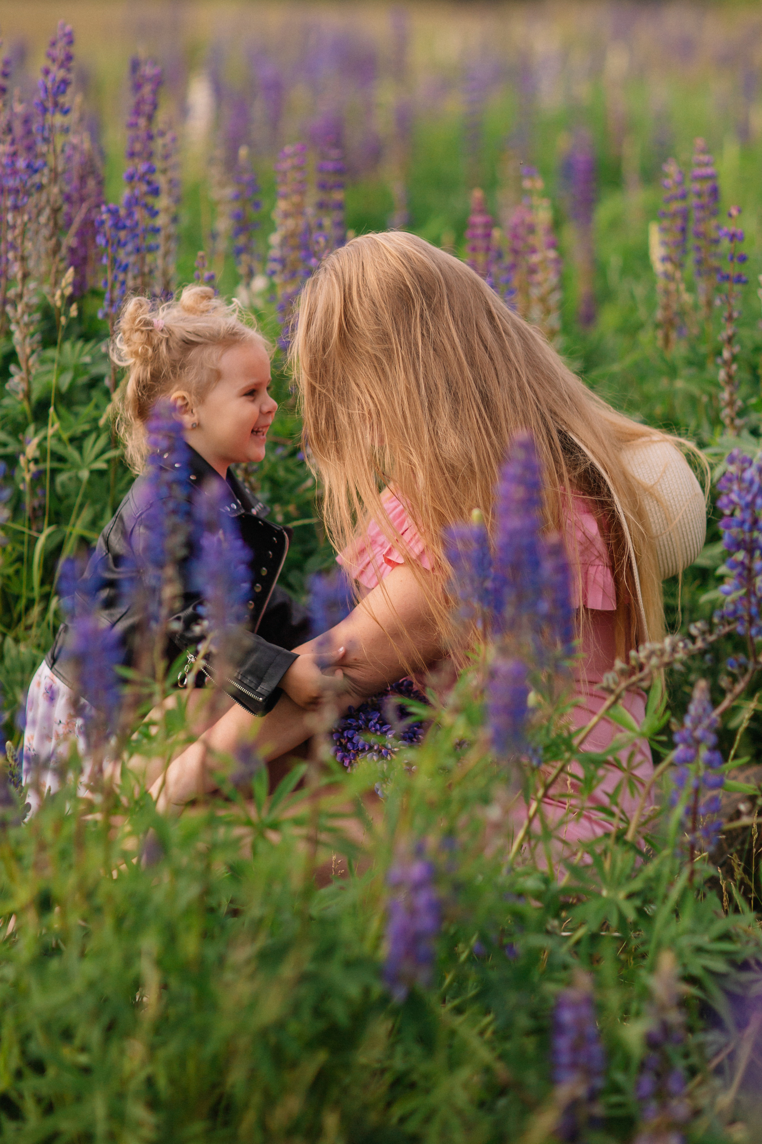 Модель девочка для предметной съемки Мирослава Казань| Sale Easy