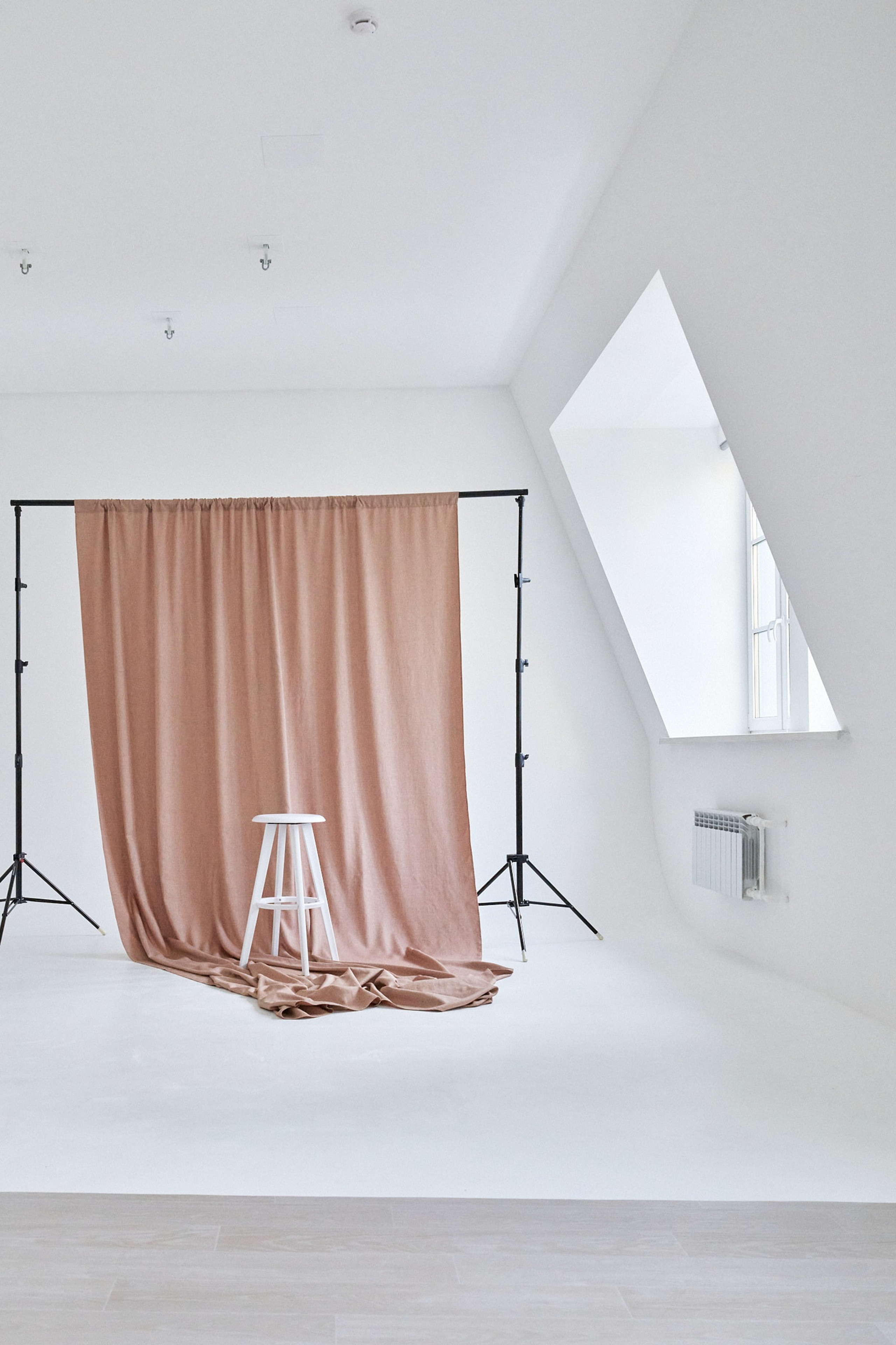 Студия STATE — зал CIRCLE для предм. съемки С.-Пб|Sale Easy