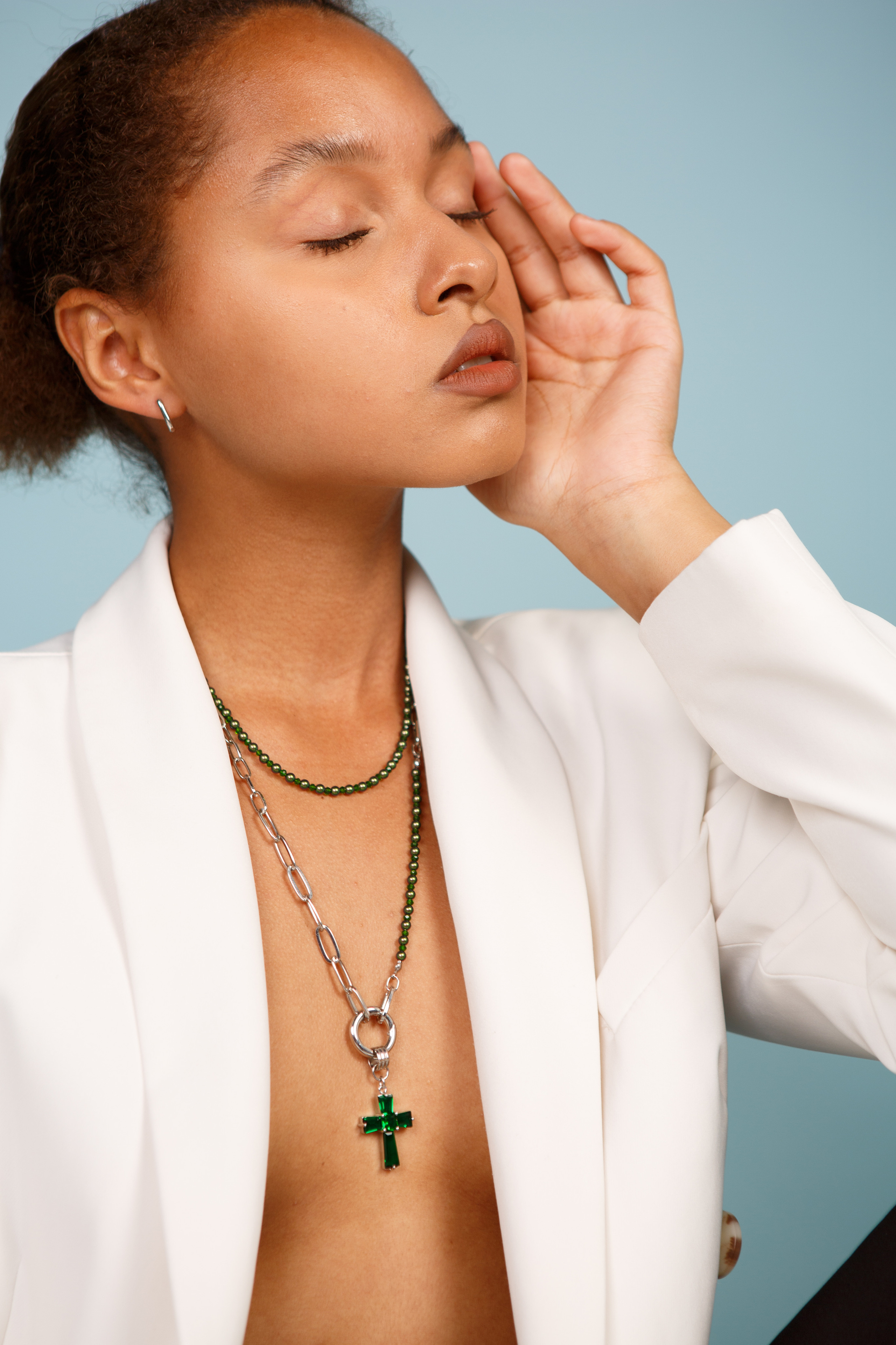 Модель для предметной съемки Нгема Элулалия Москва| Sale Easy