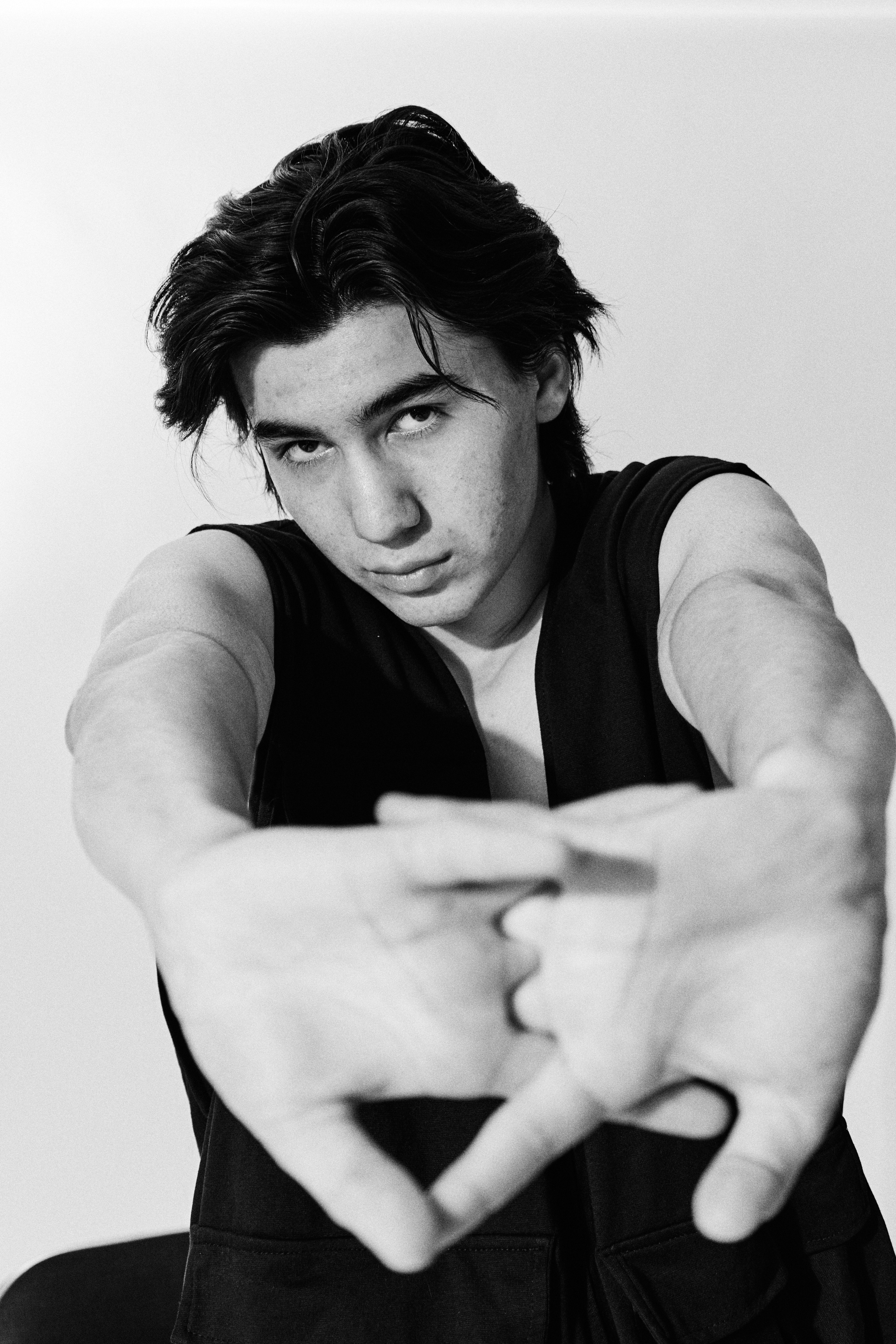 Модель для предметной съемки Зухурбек Москва | Sale Easy