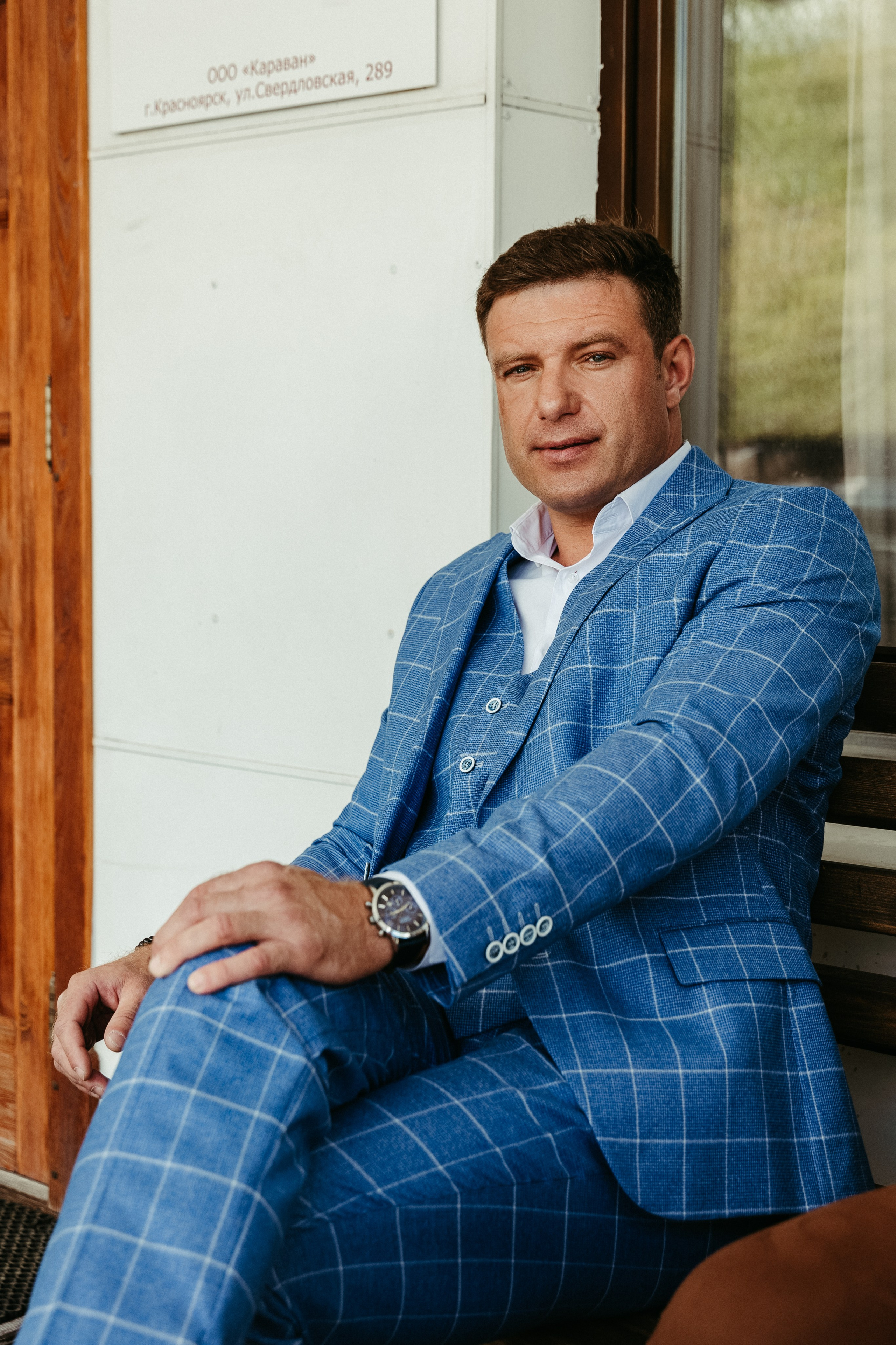 Модель для предметной съемки Вячеслав Красноярск| Sale Easy