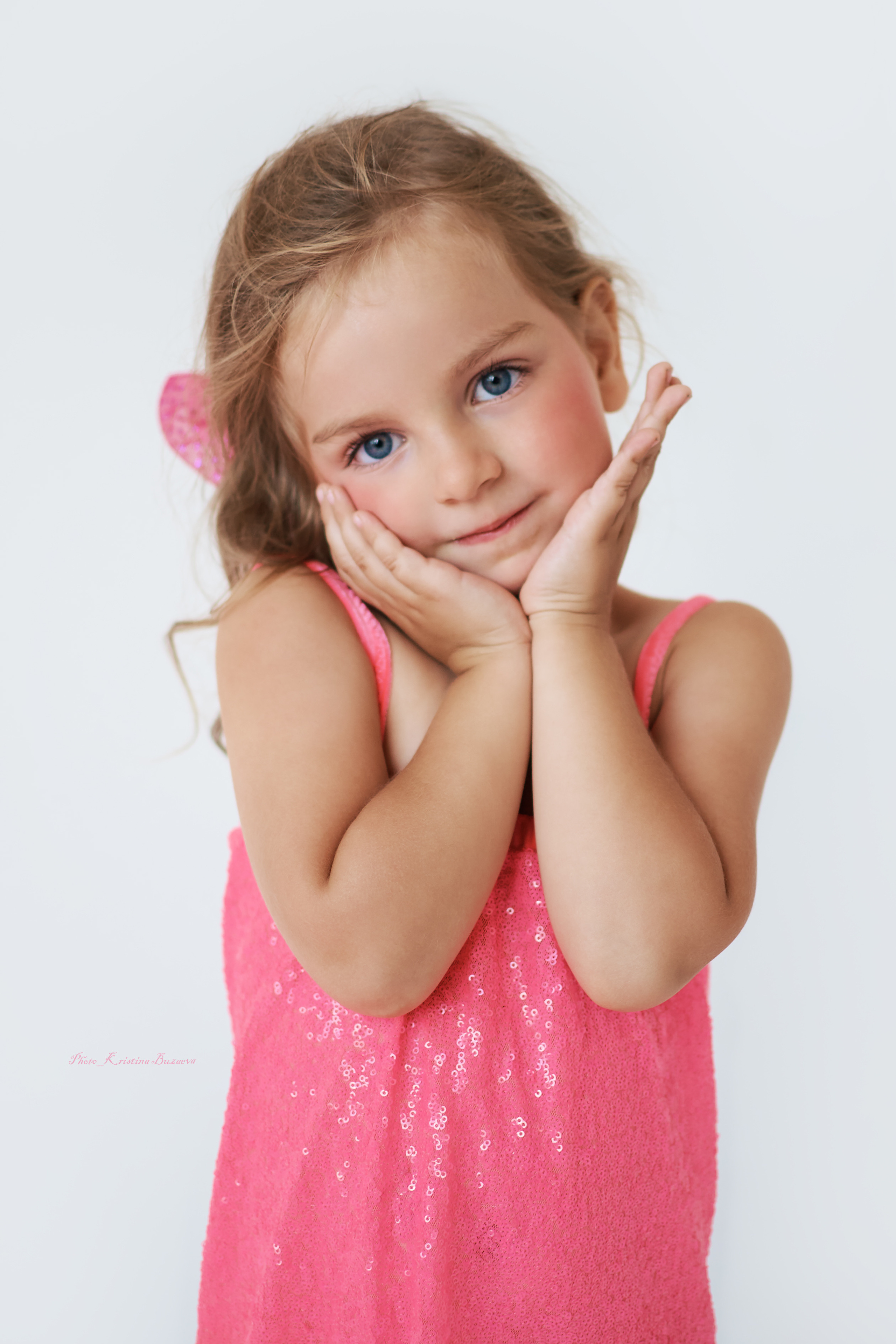 Модель девочка для предметной съемки  Мила Сочи| Sale Easy