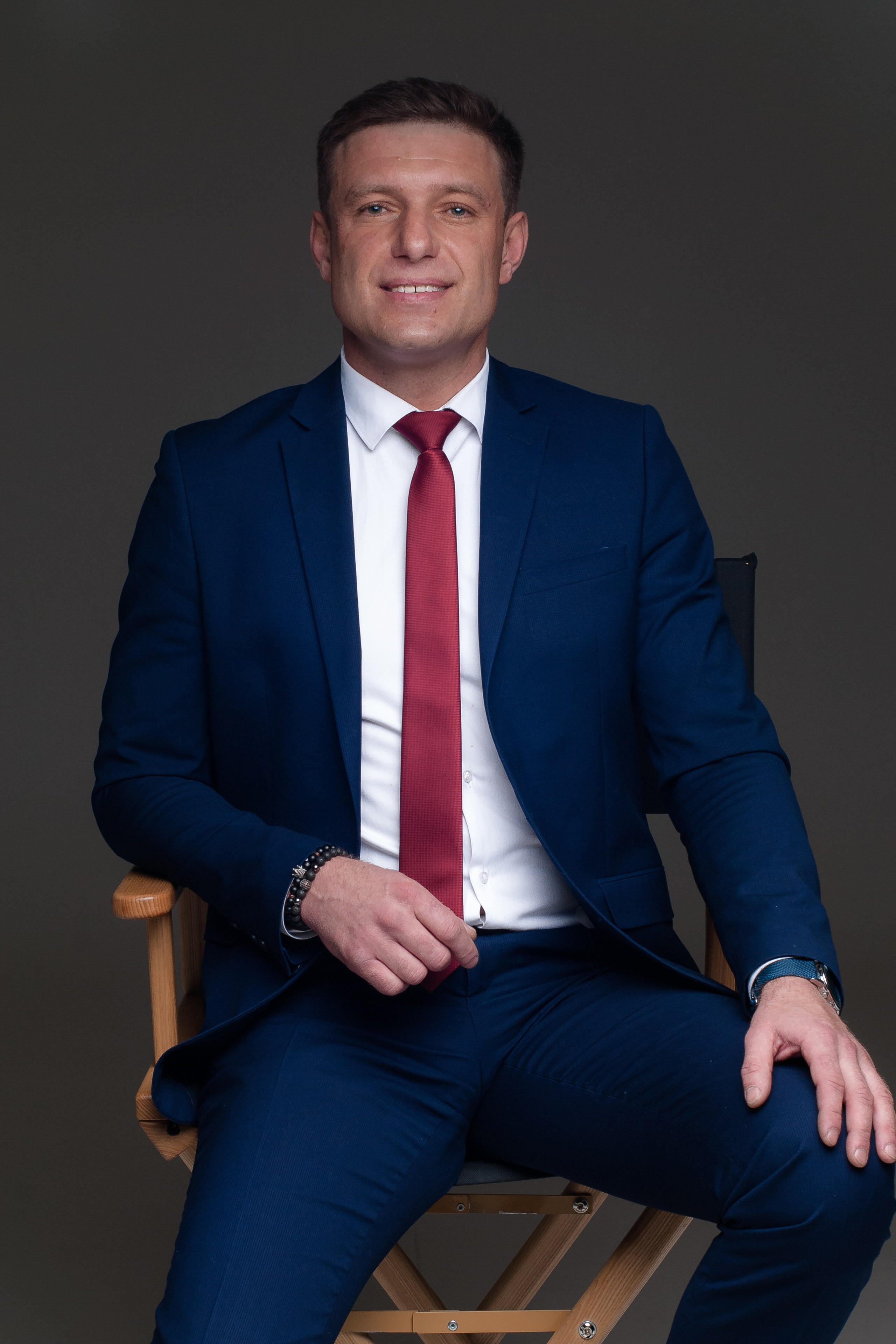 Модель для предметной съемки Вячеслав Красноярск| Sale Easy