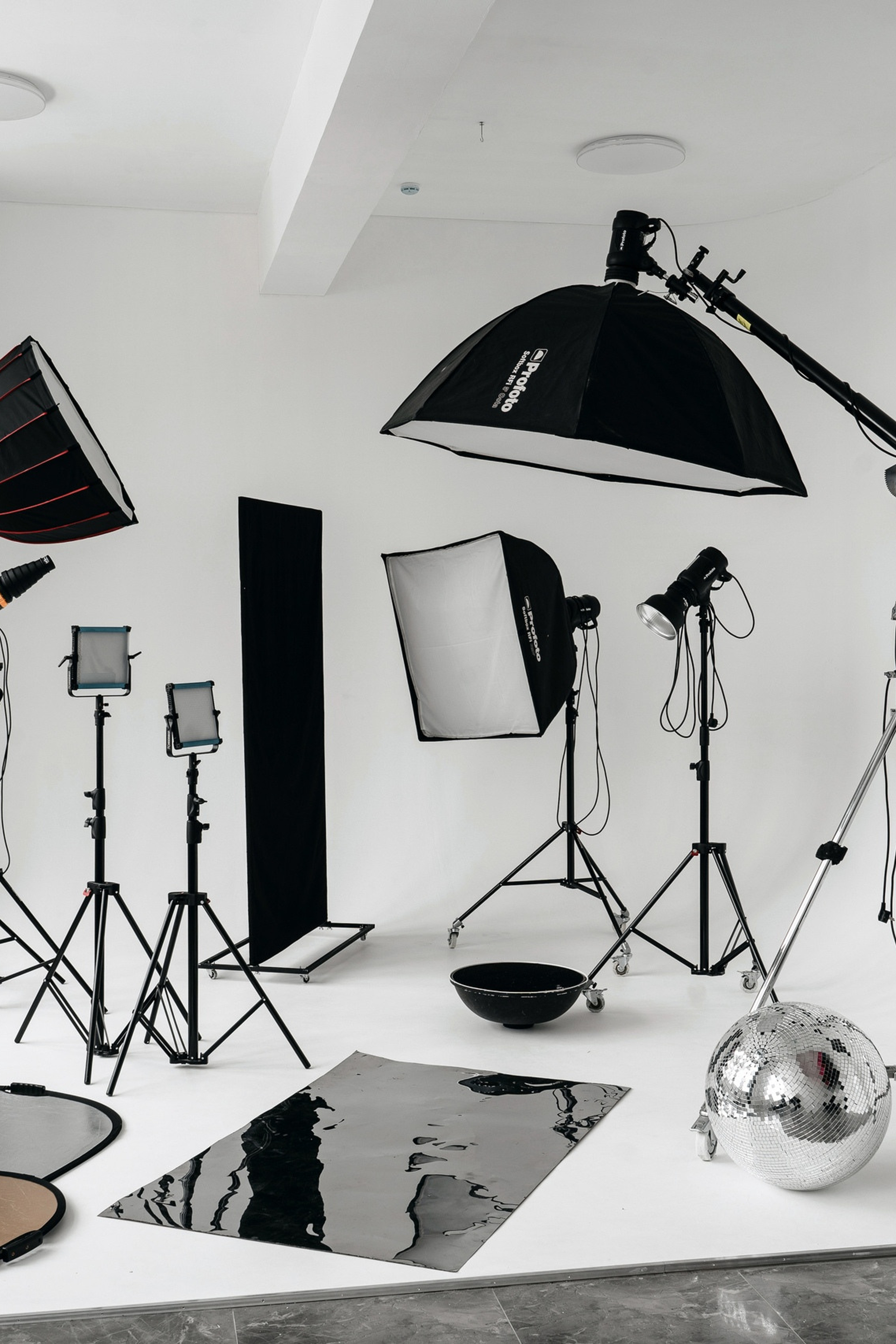 Студия DAILY STUDIO—зал Циклорама Б для предм. съемки С.-Пб|Sale Easy