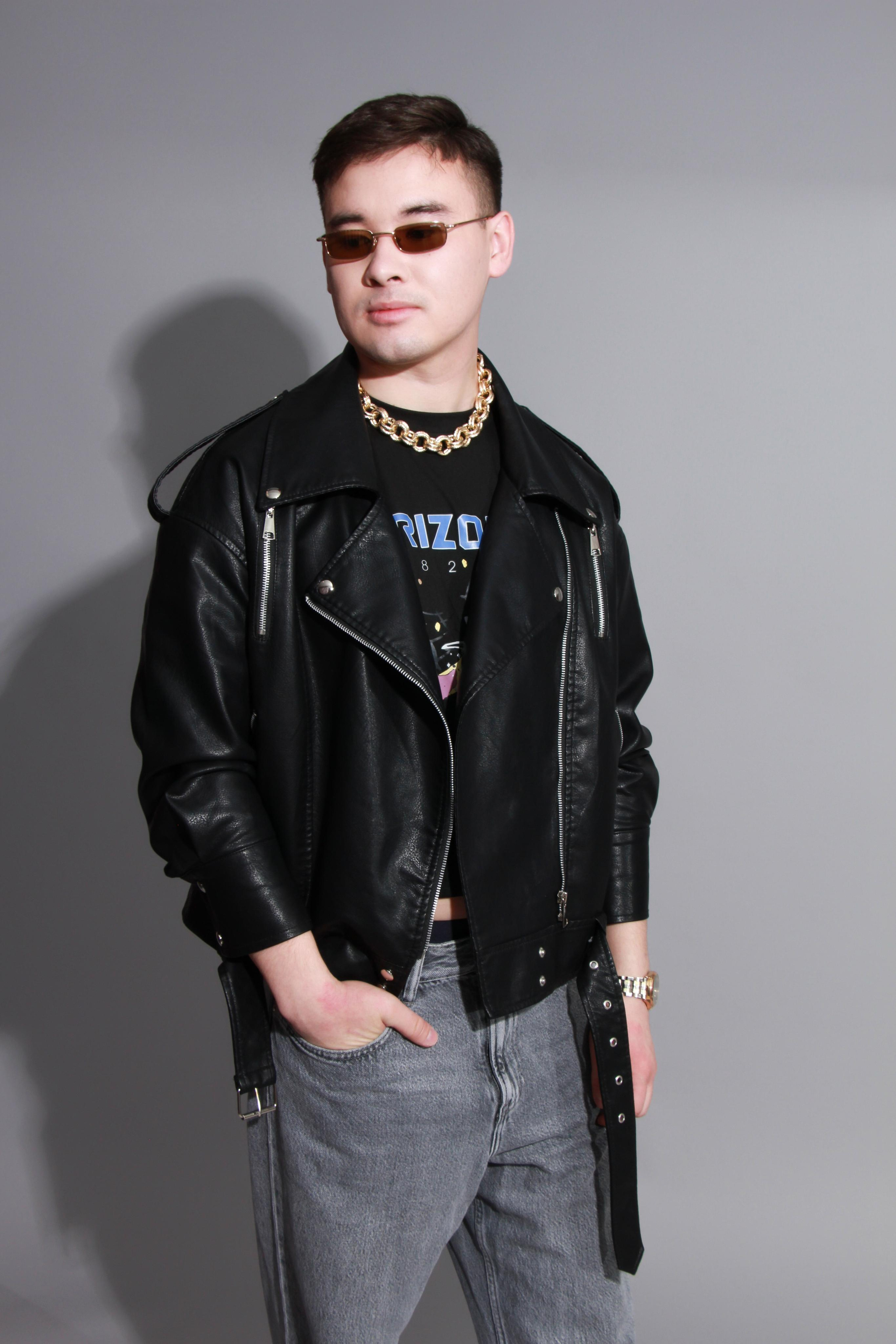 Модель для предметной съемки Данил Б Новосибирск| Sale Easy