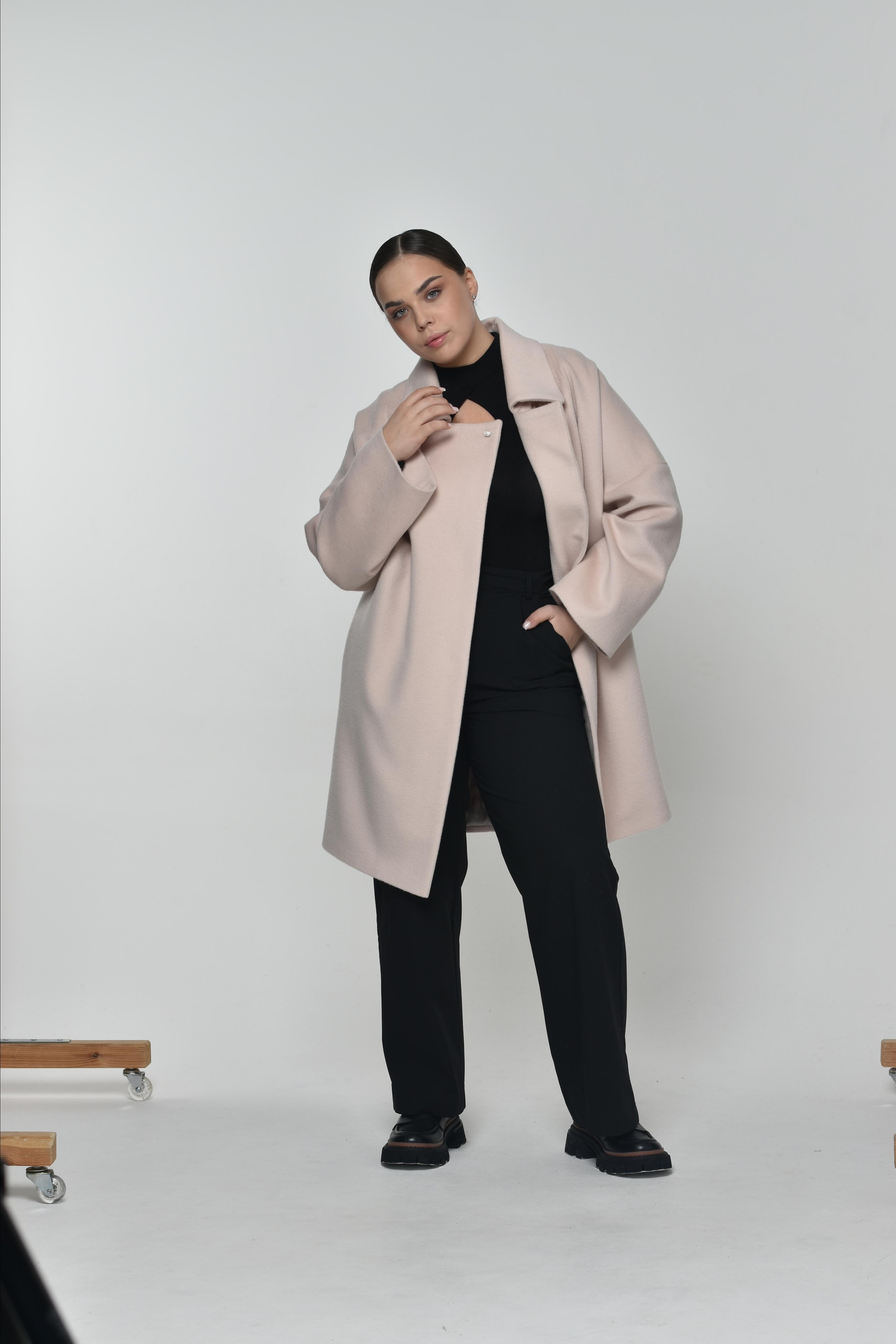 Модель plus size для предметной съемки Полина С-Петербург | Sale Easy