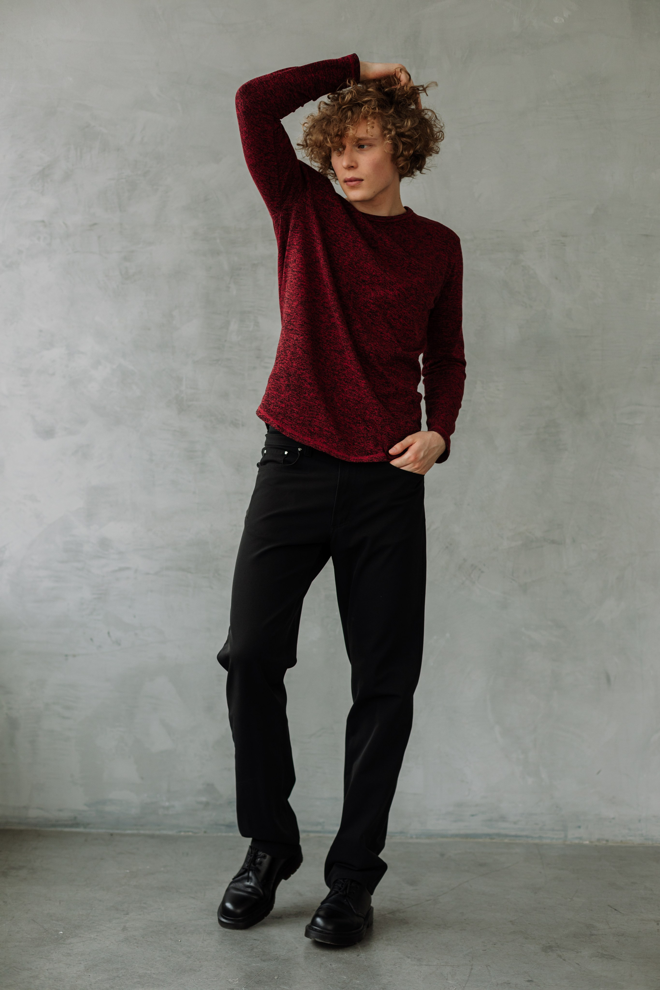 Модель для предметной съемки Арсений Москва | Sale Easy