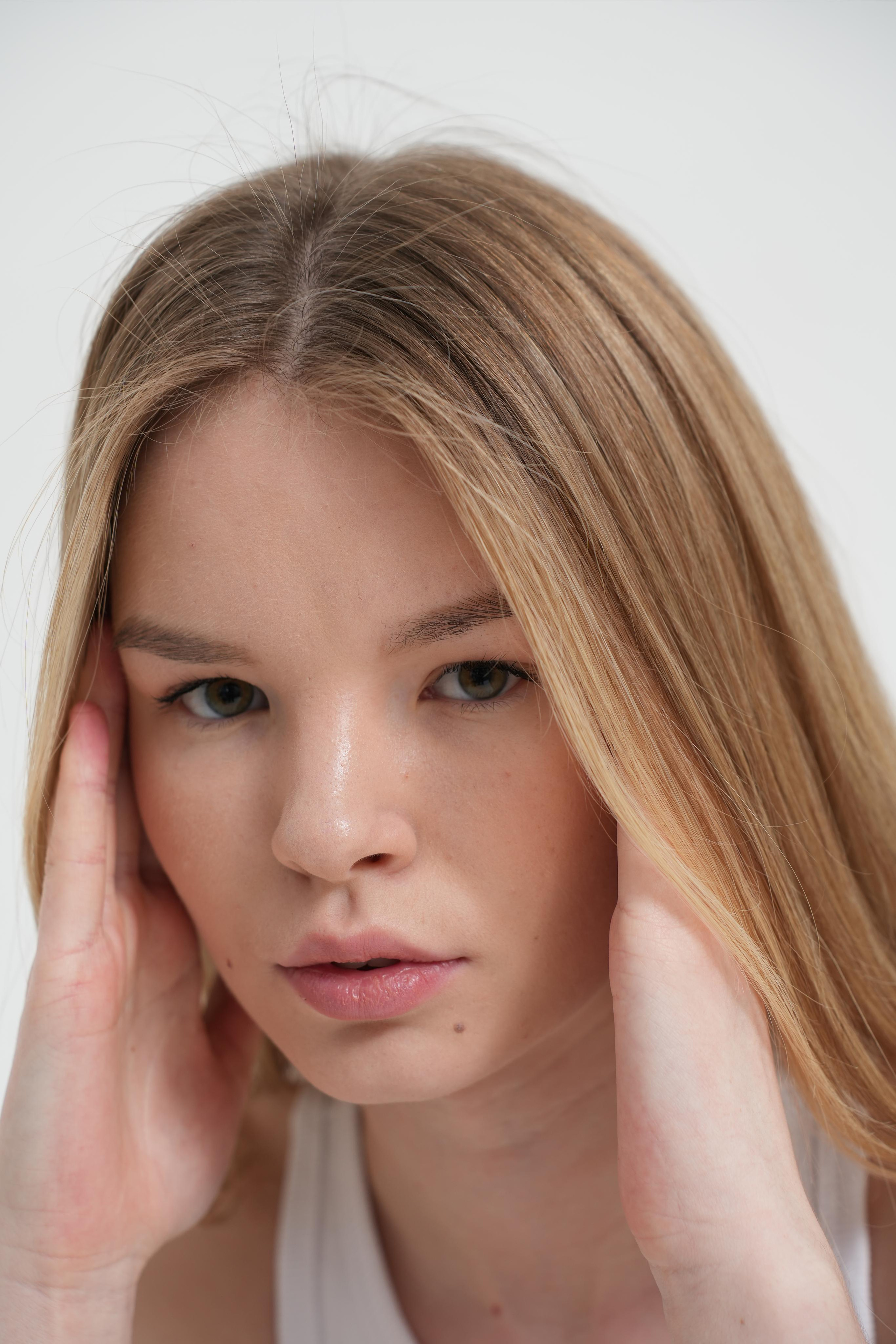 Модель для предметной съемки Евгения А. Москва| Sale Easy