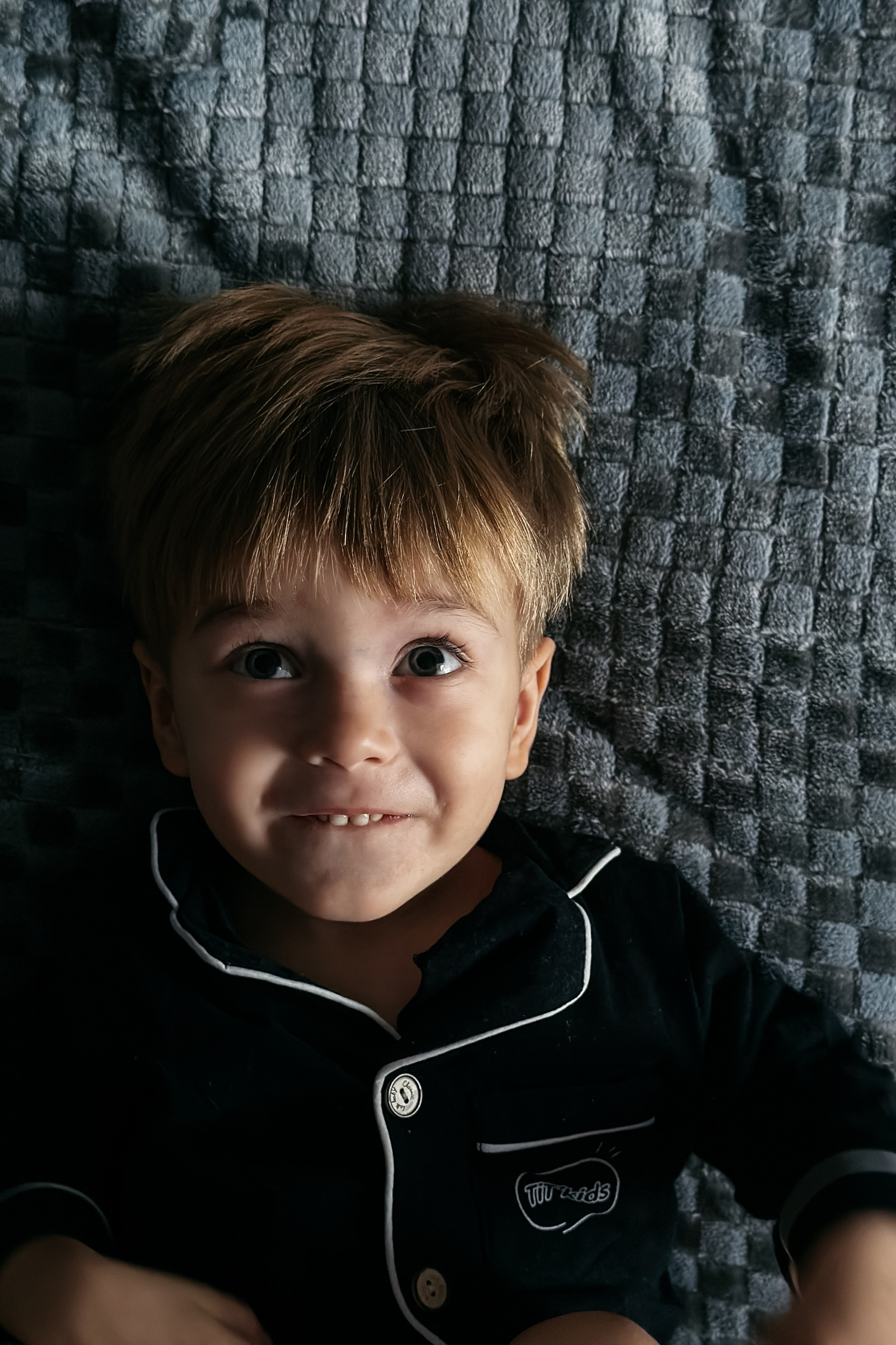 Модель для предметной съемки мальчик Радэль Казань| Sale Easy