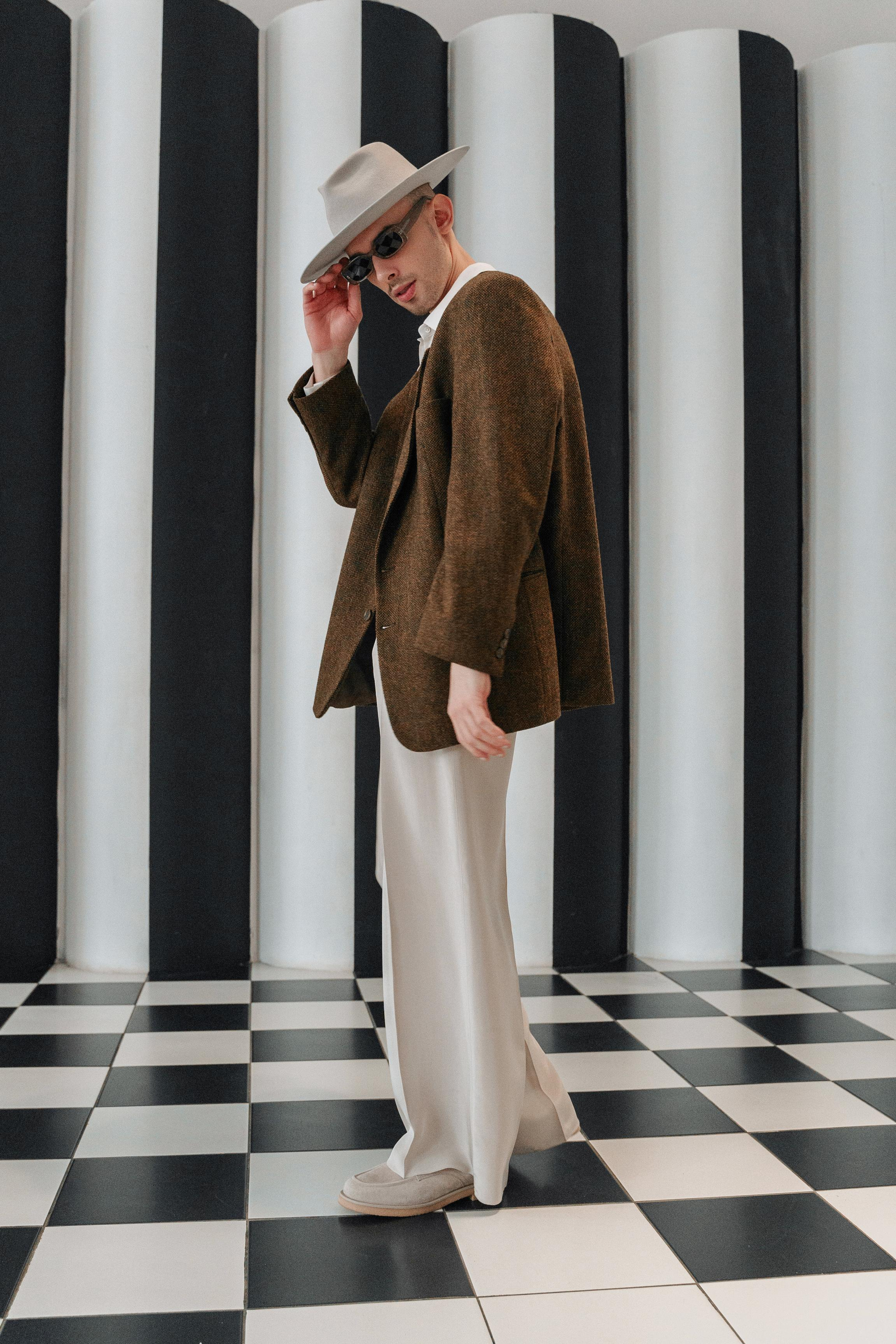 Модель для съемки для интернет магазинов Вадим Москва | Sale Easy