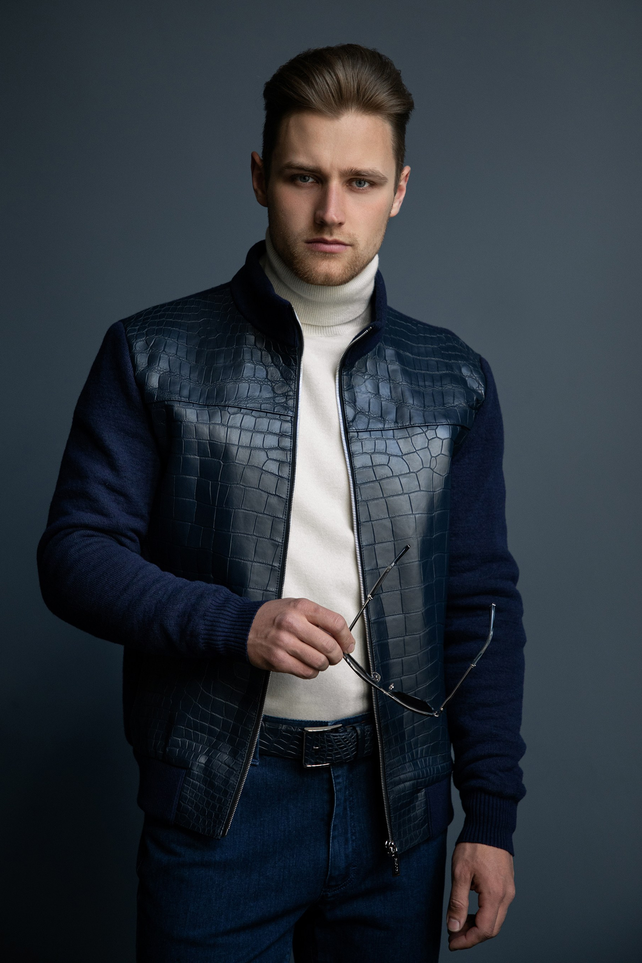 Модель для предметной съемки Игорь А Н.Новгород | Sale Easy