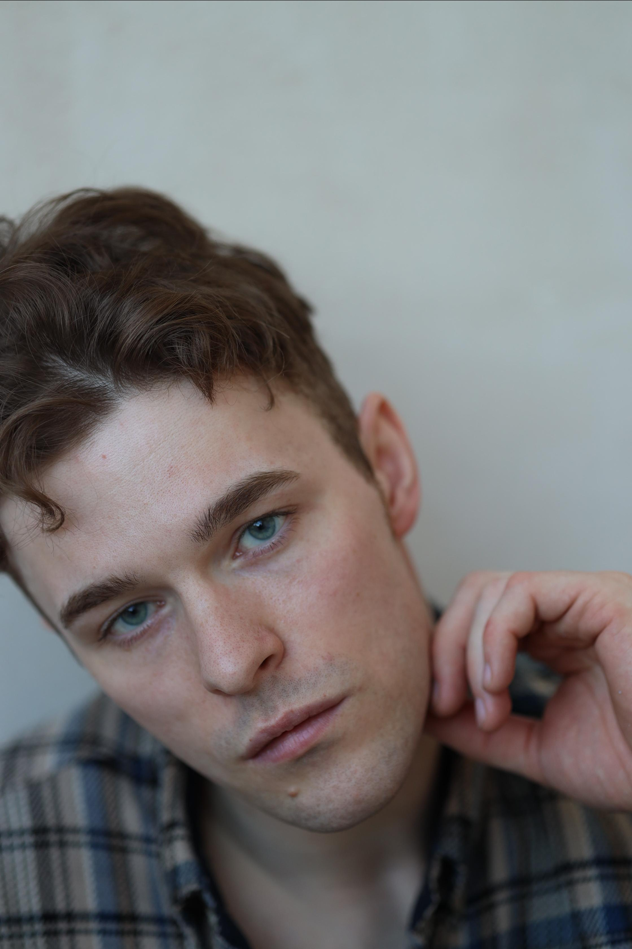 Модель для предметной съемки Михаил Б. С-Петербург | Sale Easy