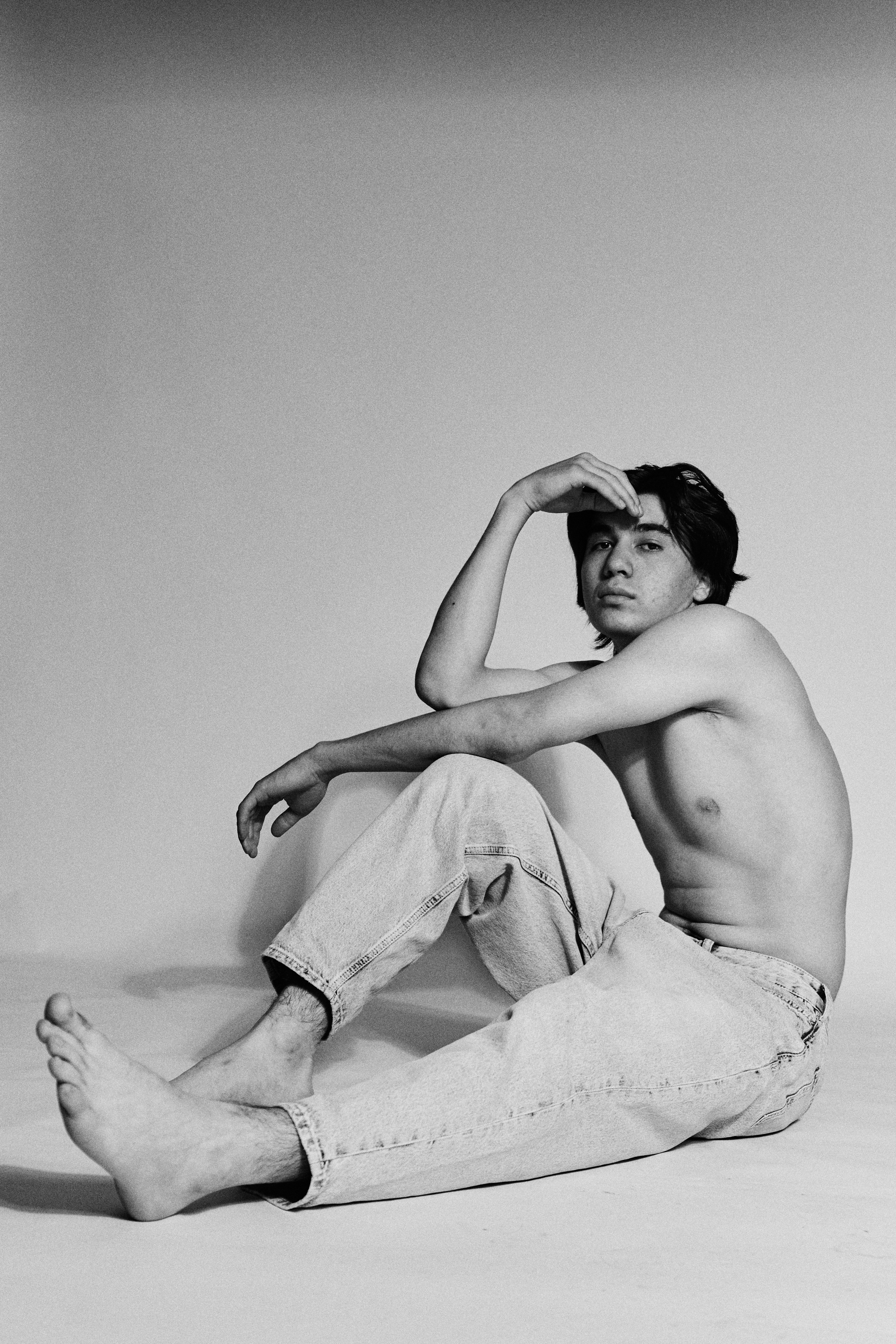 Модель для предметной съемки Зухурбек Москва | Sale Easy