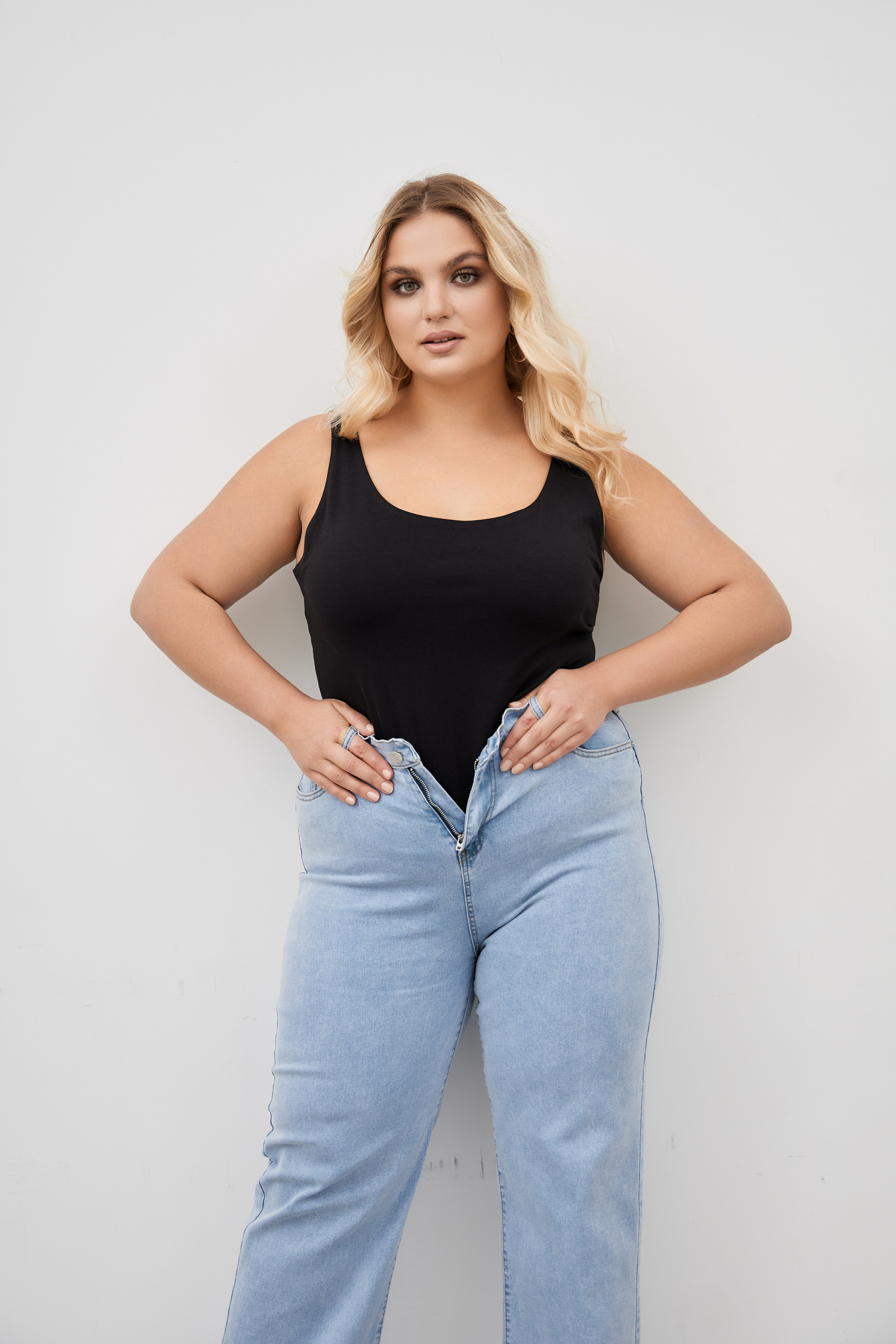 Модель plus size для предметной съемки Диана Ж. Москва | Sale Easy