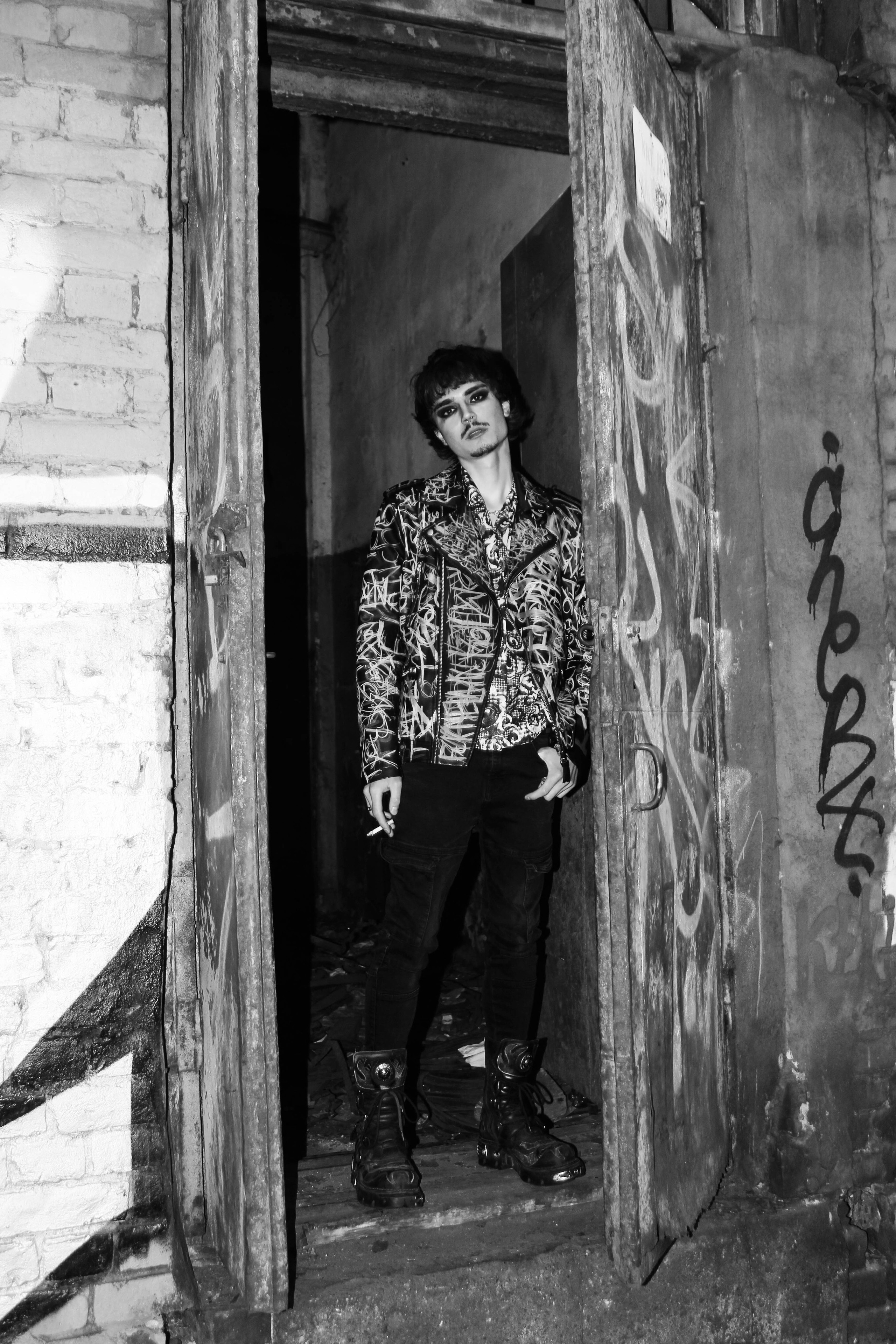 Модель для предметной съемки Артем А С-Петербург | Sale Easy