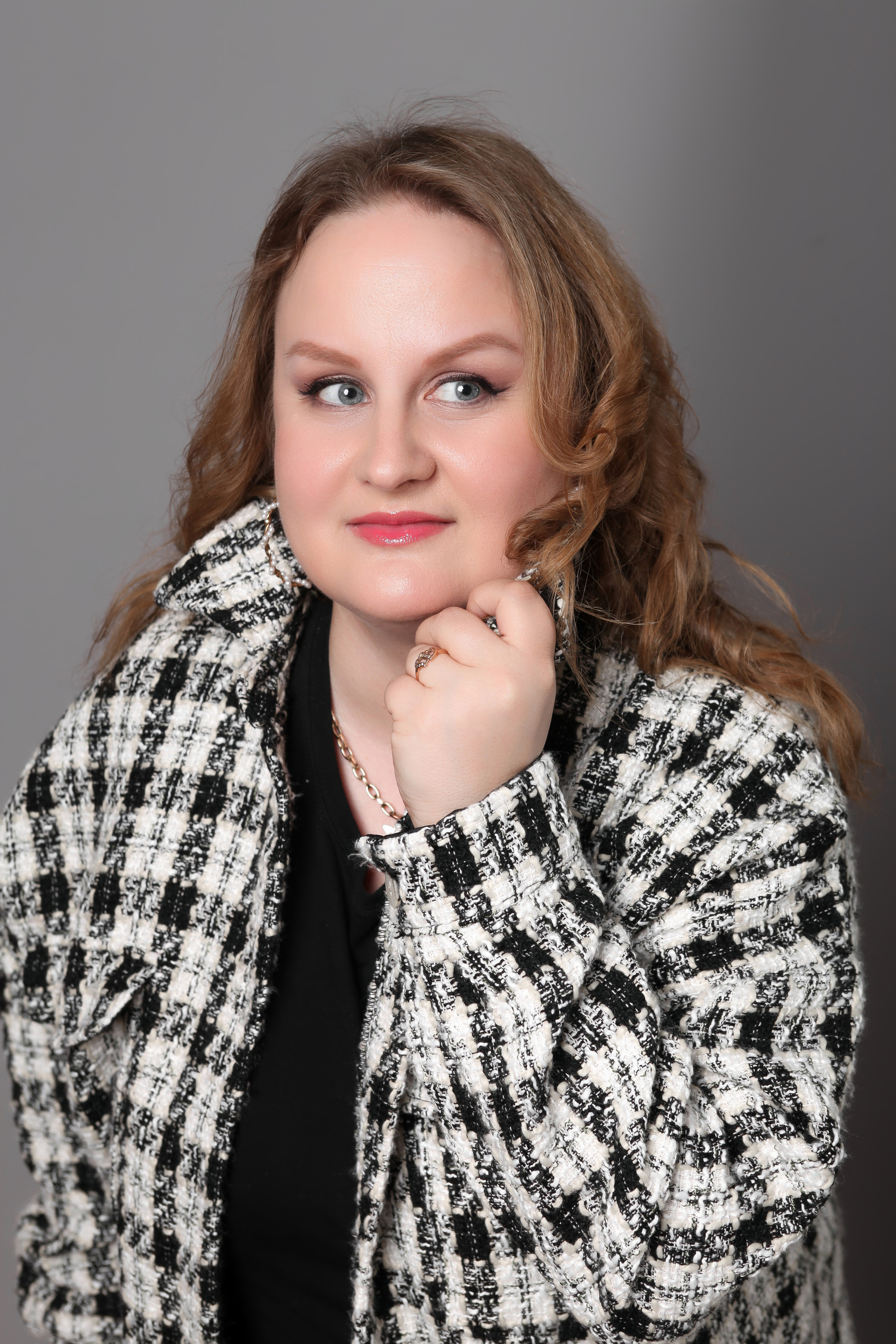 Модель plus size  для предметной съемки Света Б.  Новосибирск|Sale Eas