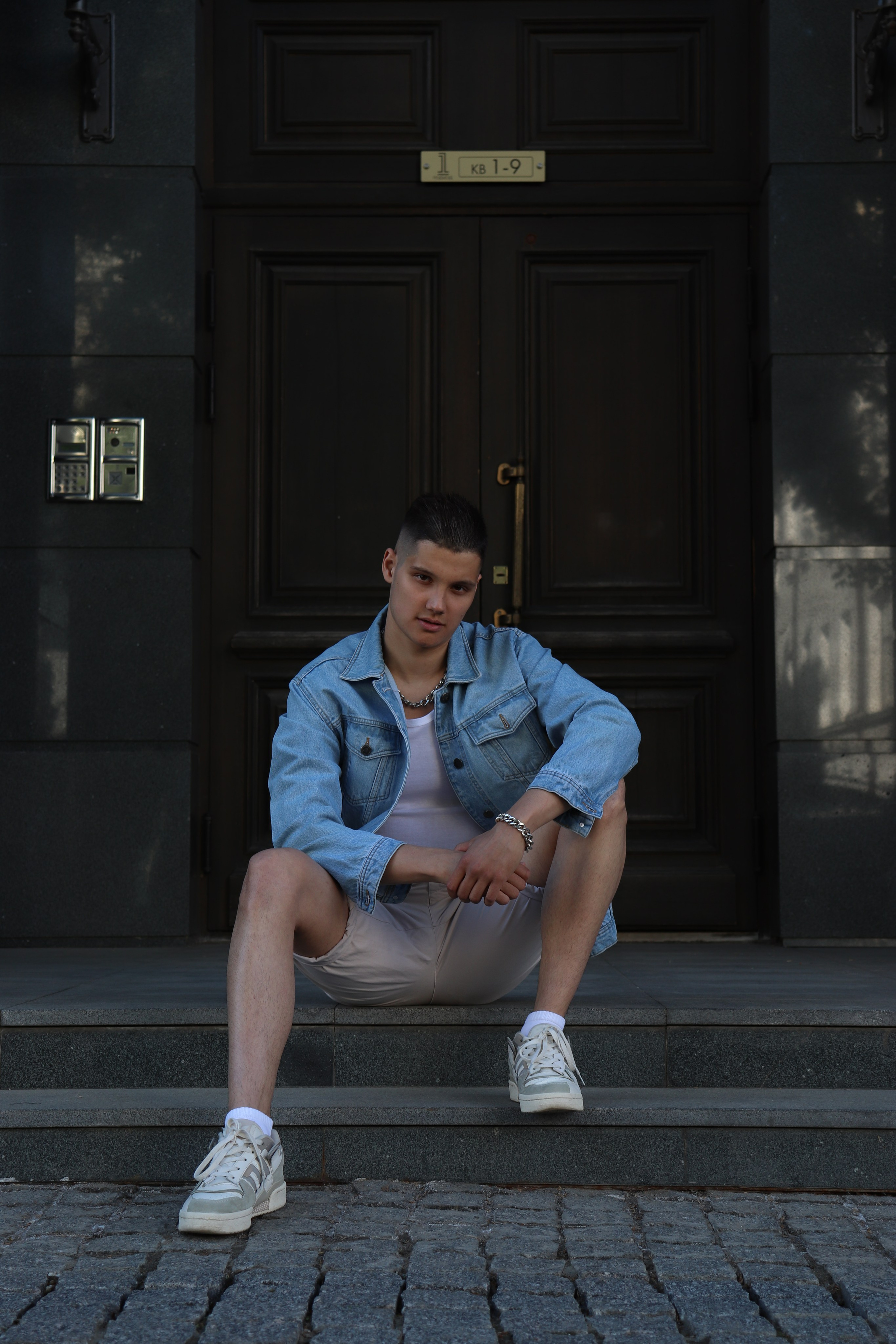 Модель для предметной съемки Тимур id 17 026 Казань| Sale Easy