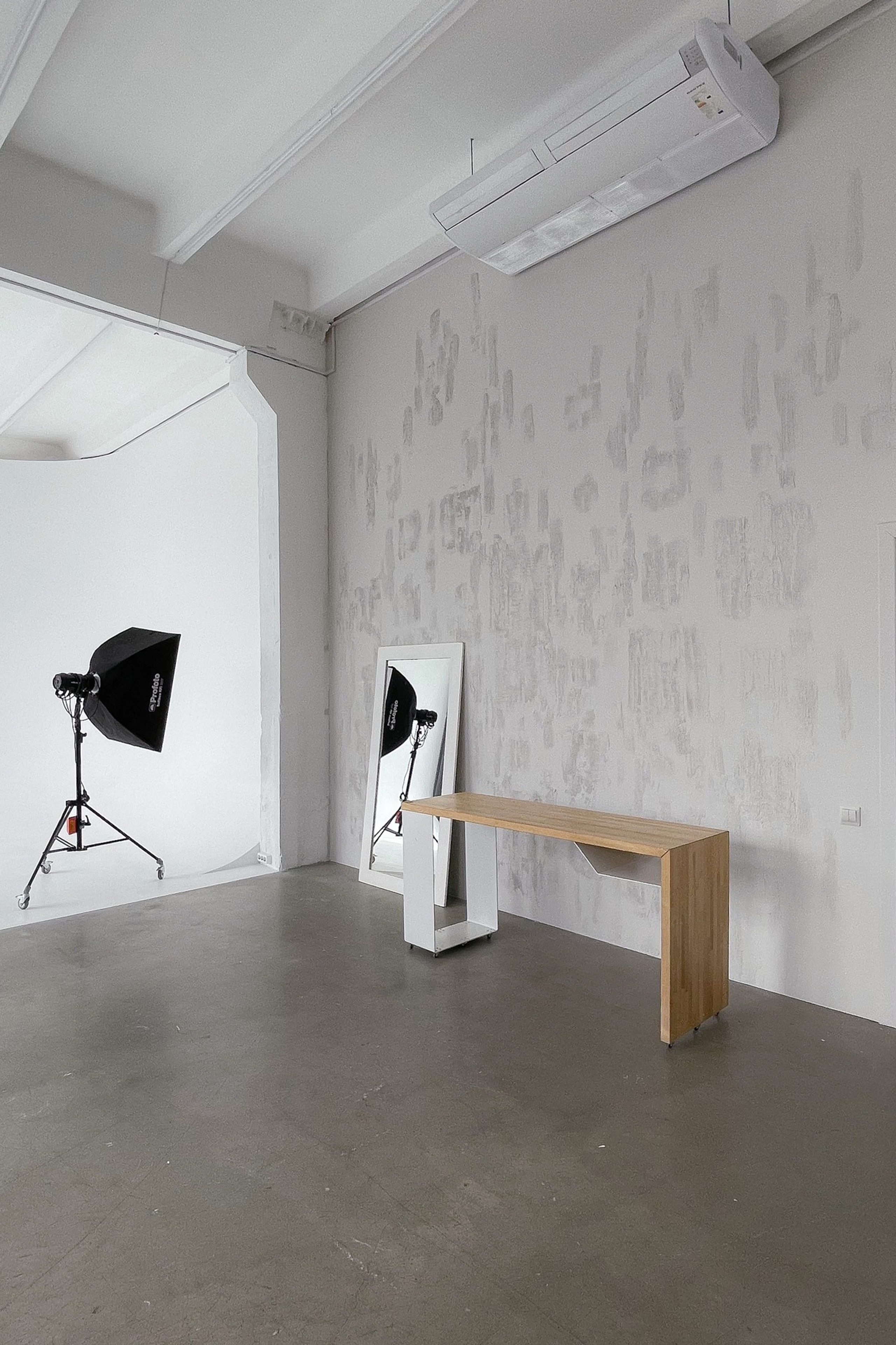 Студия FOCUS — зал Air для предм. съемки С.-Пб|Sale Easy