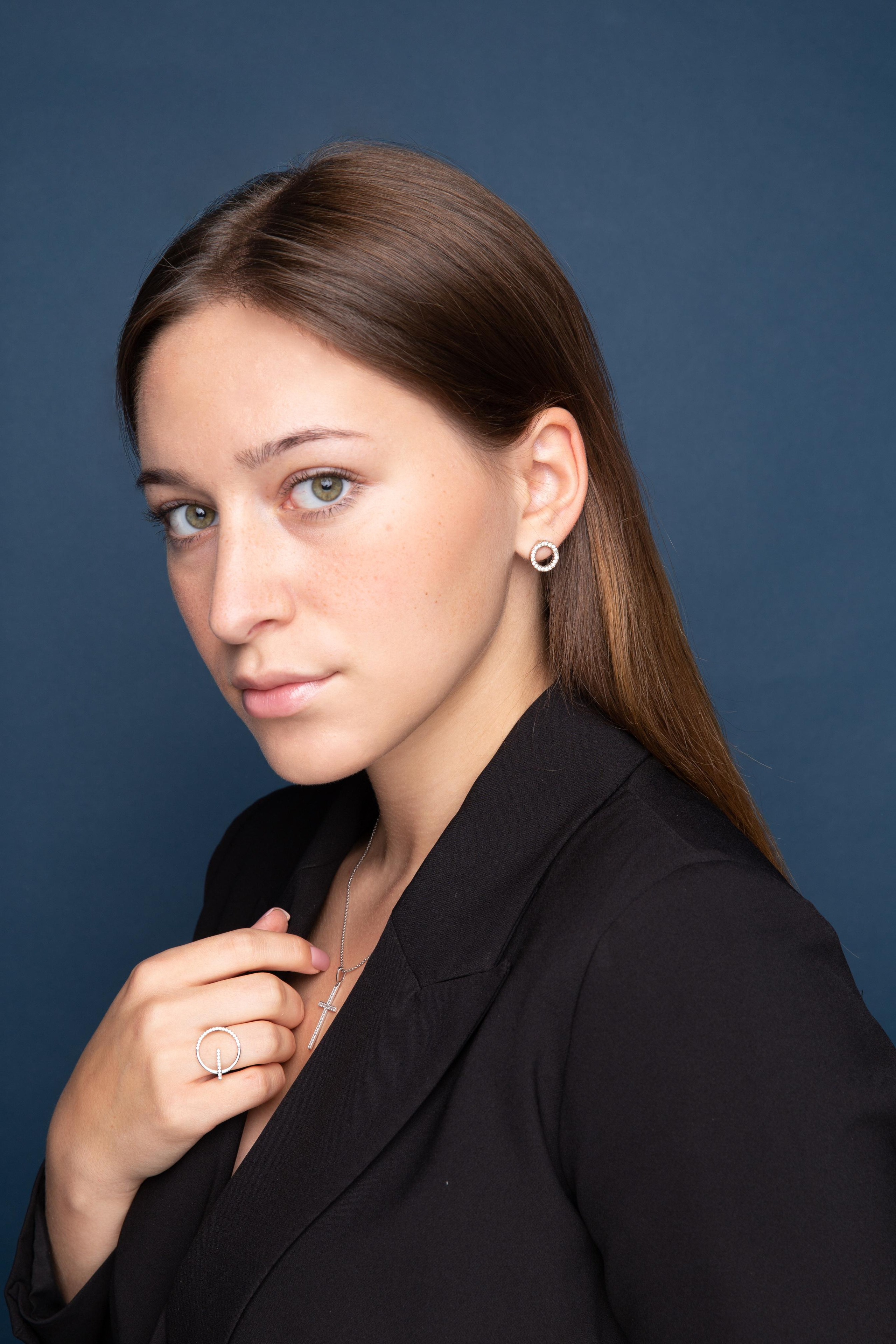 Модель plus size для предметной съемки Нина Москва | Sale Easy