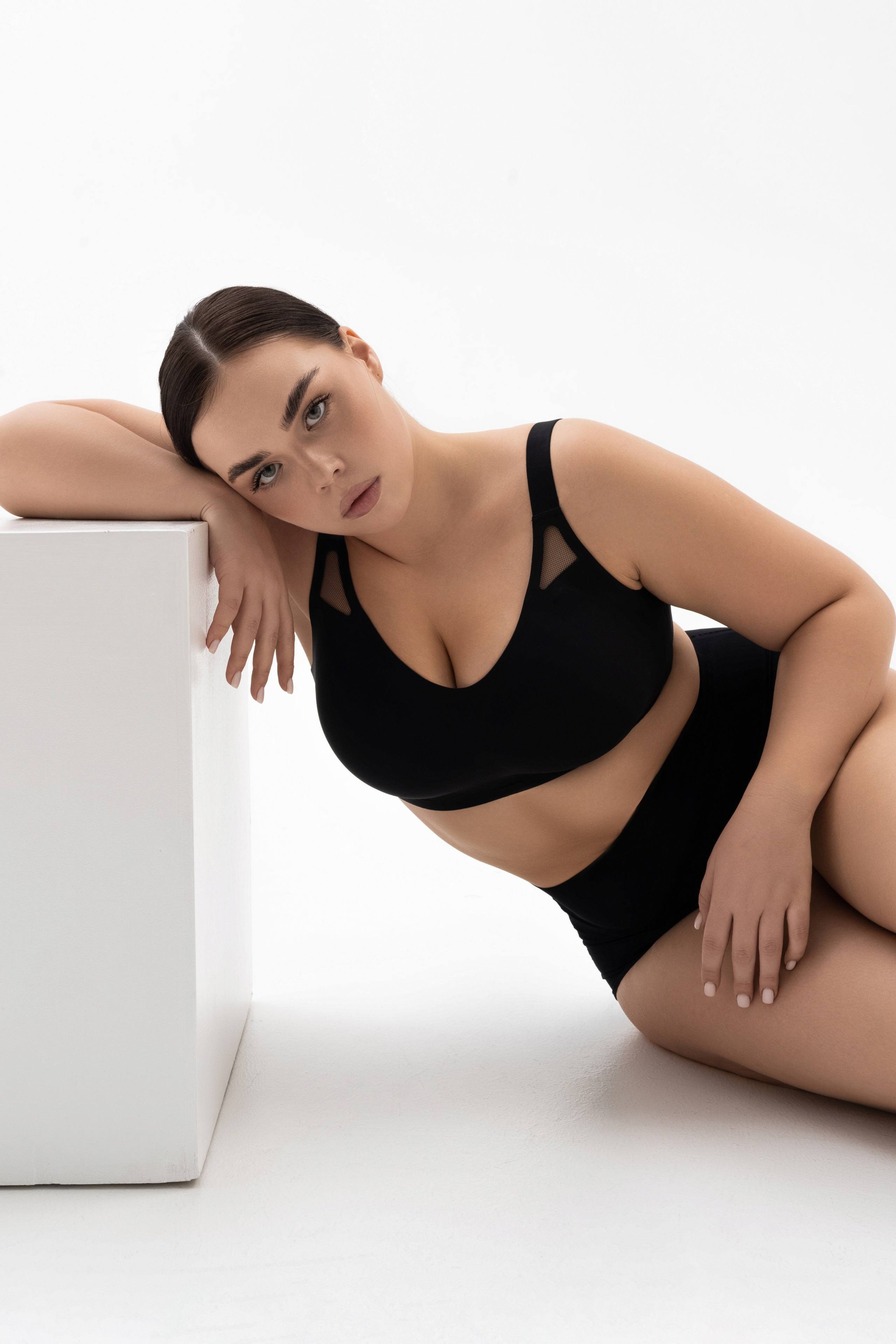 Модель plus size для предметной съемки Полина С-Петербург | Sale Easy