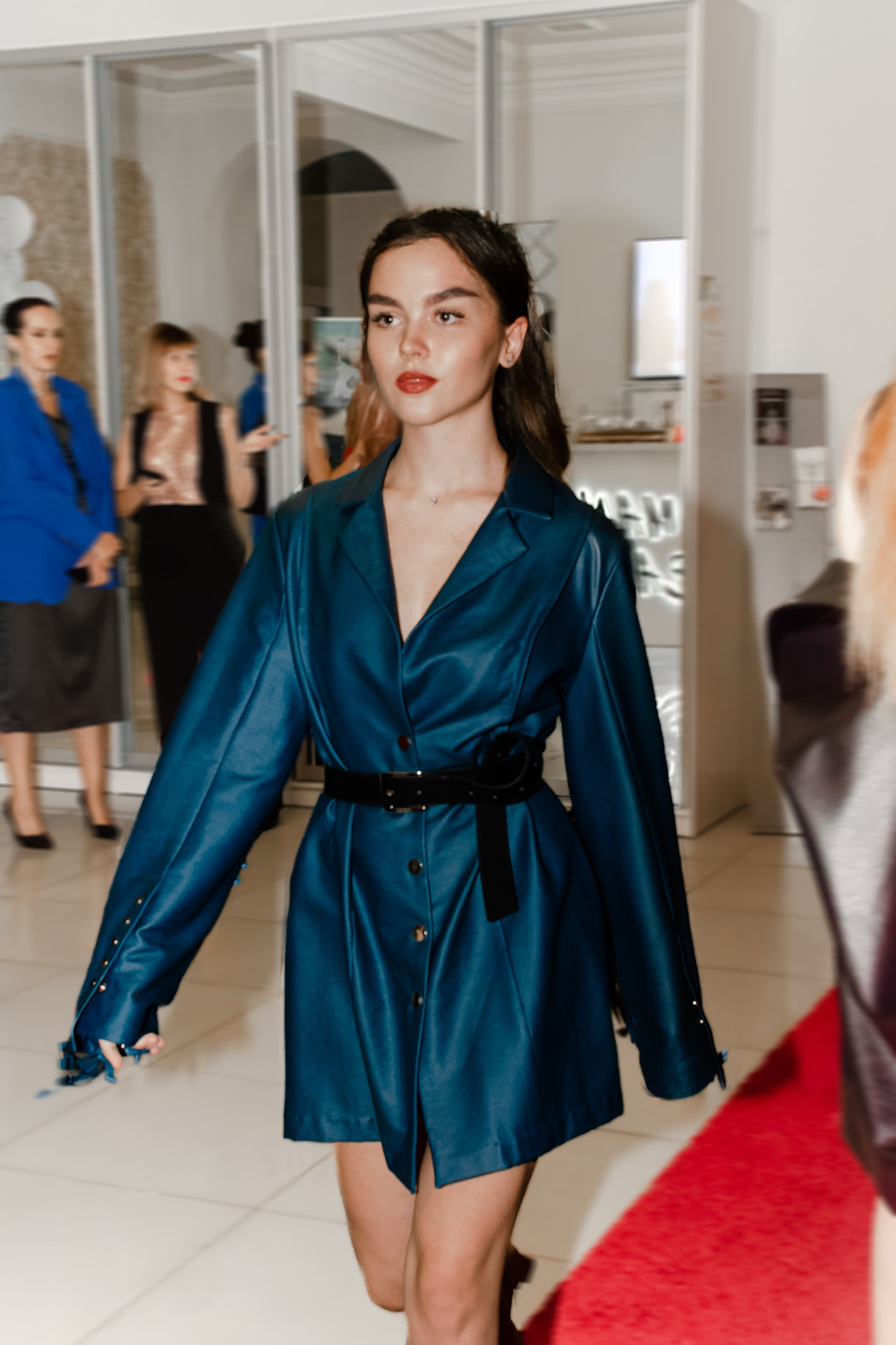 Модель для предметной съемки Софья А. Красноярск| Sale Easy