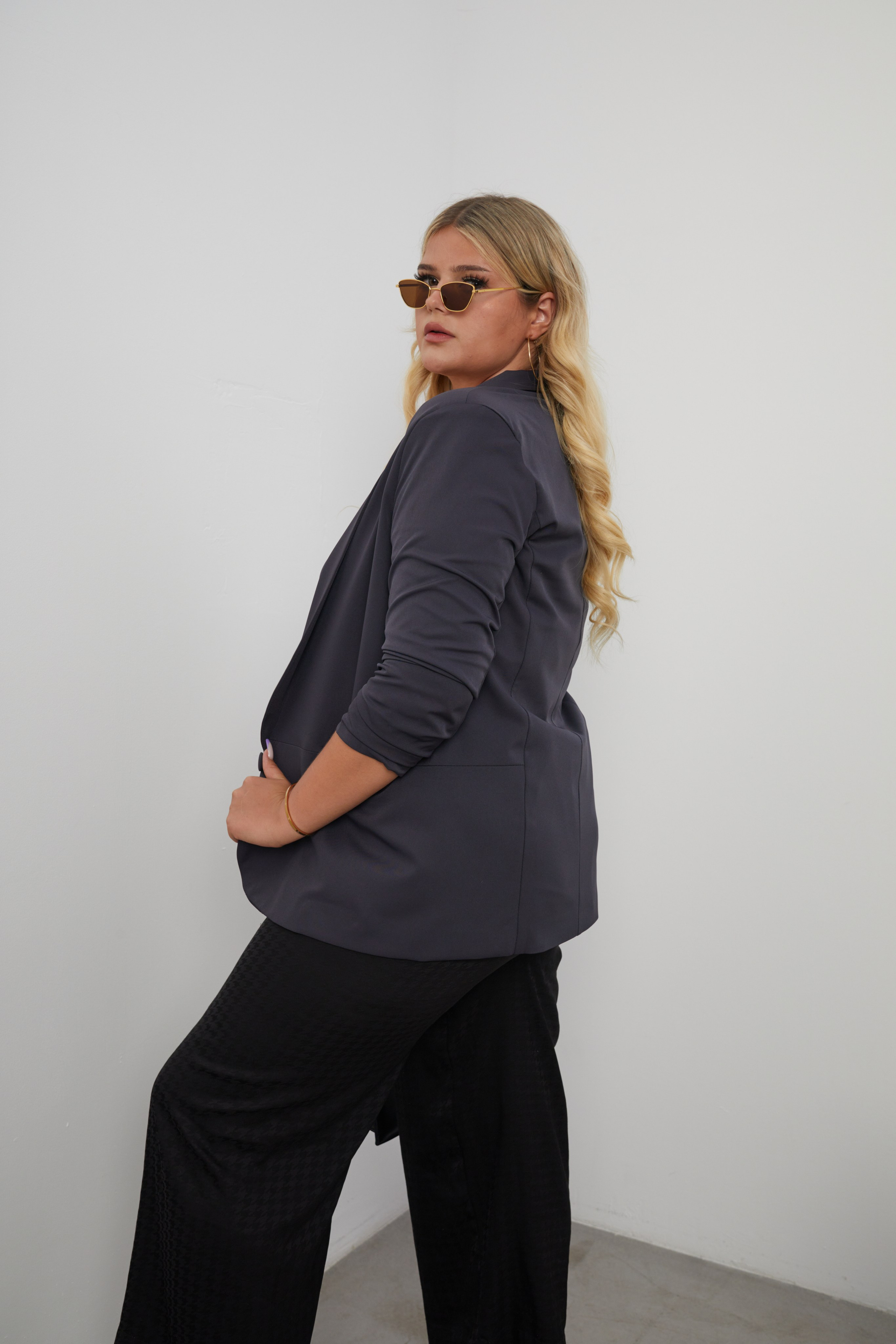 Модель plus size для предметной съемки Анна С. Москва | Sale Easy