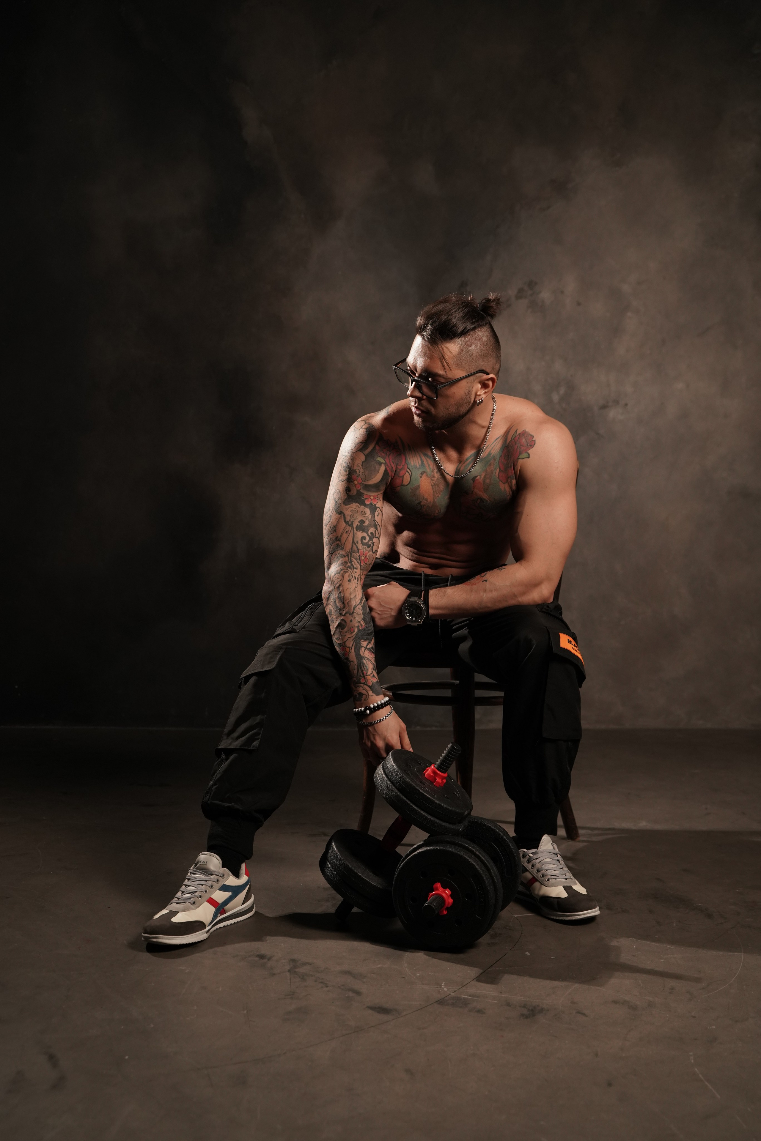 Модель для предметной съемки Руслан Г. Красноярск| Sale Easy