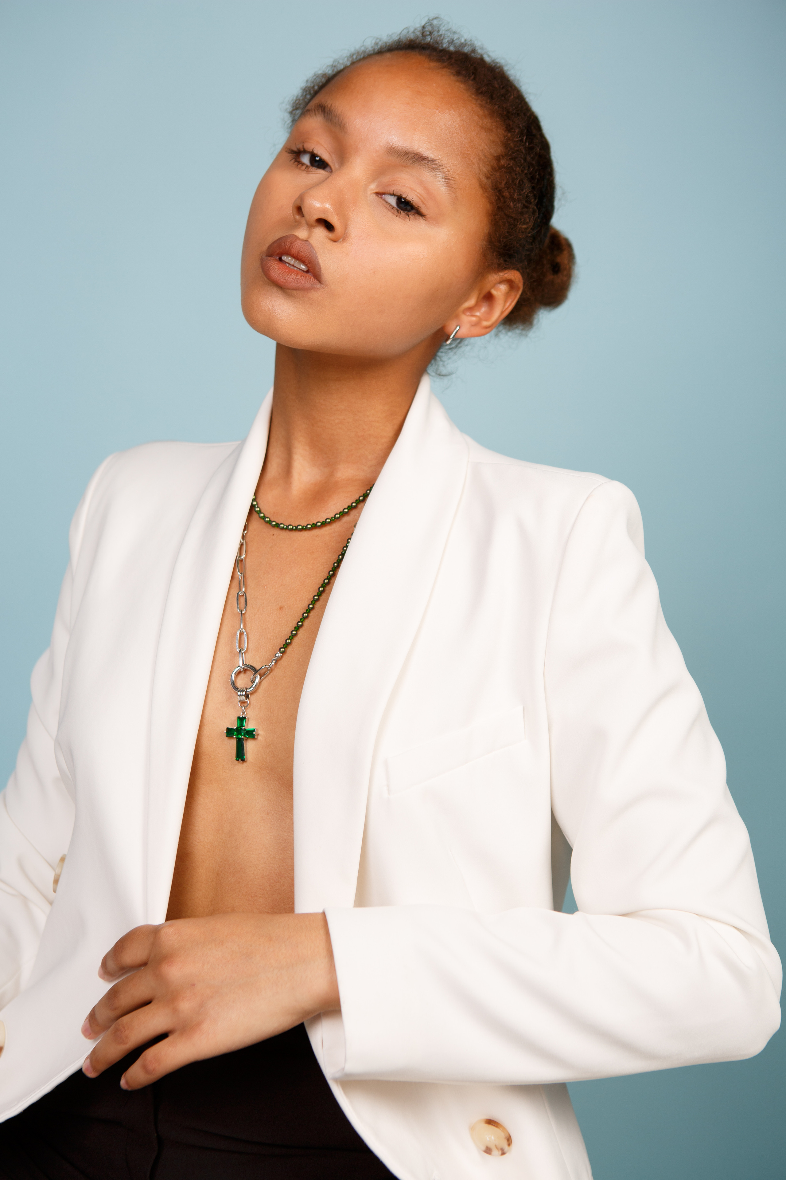 Модель для предметной съемки Нгема Элулалия Москва| Sale Easy