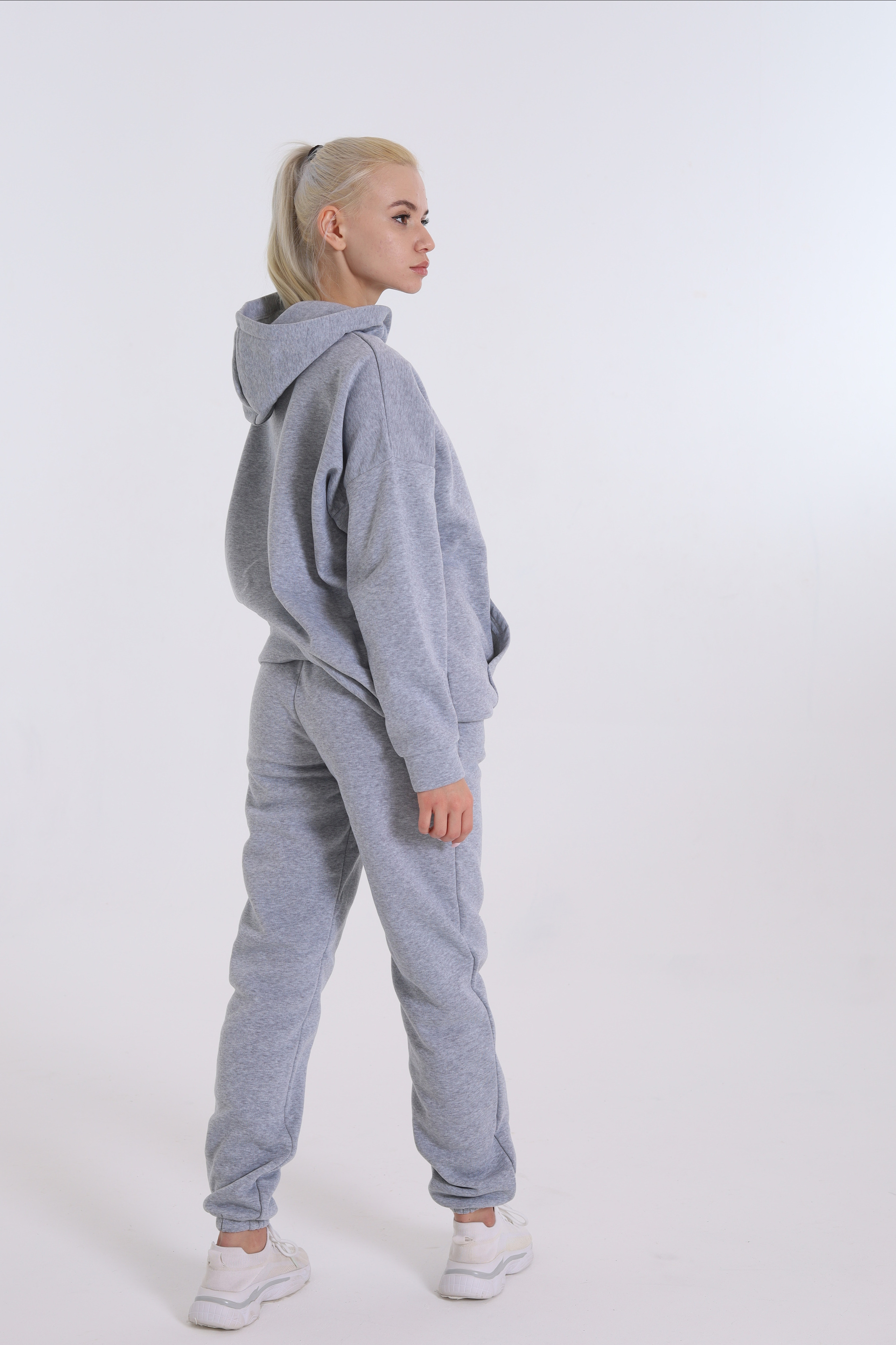 Модель для предметной съемки Эвелина А.Казань| Sale Easy