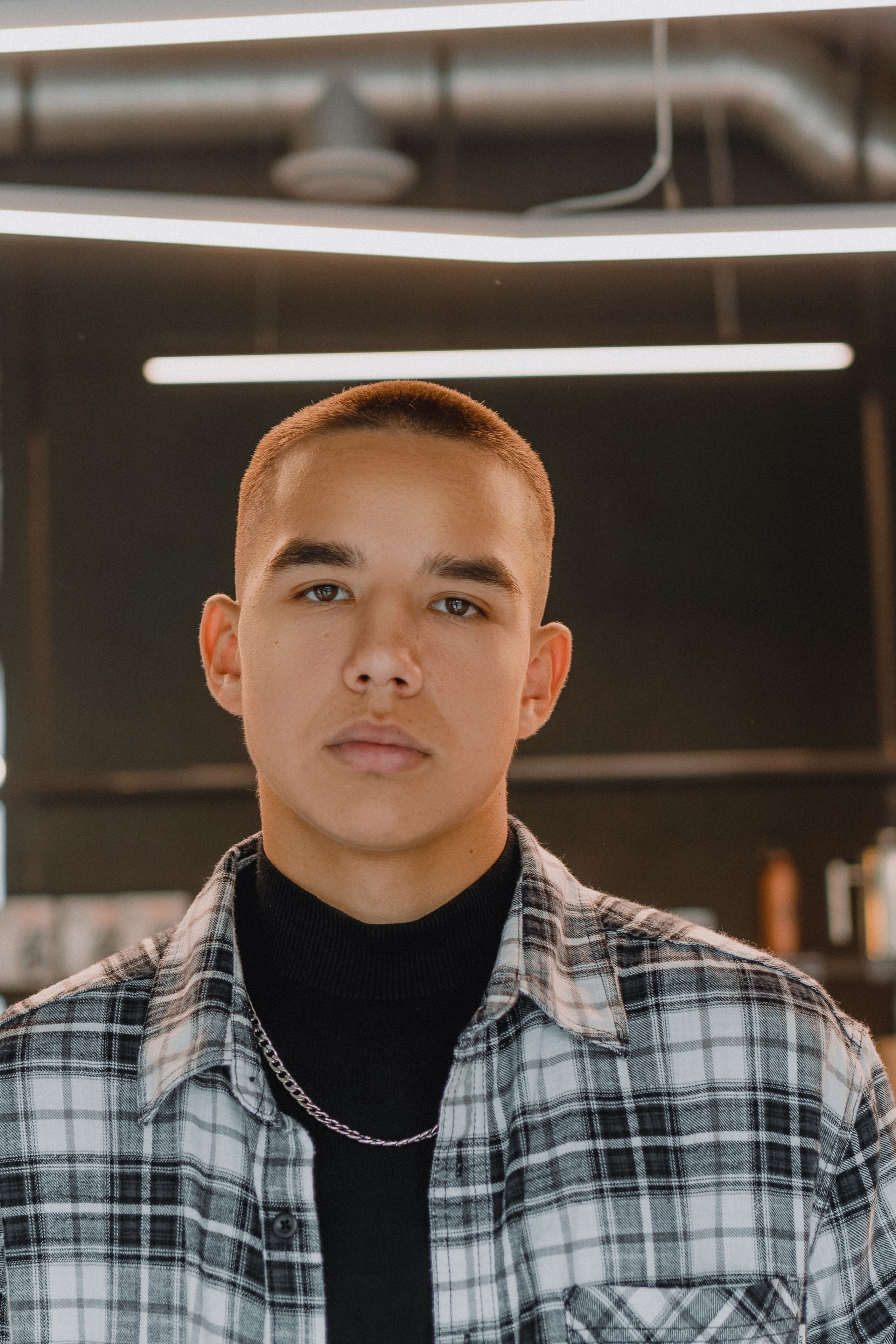 Модель для предметной съемки Булат Казань| Sale Easy