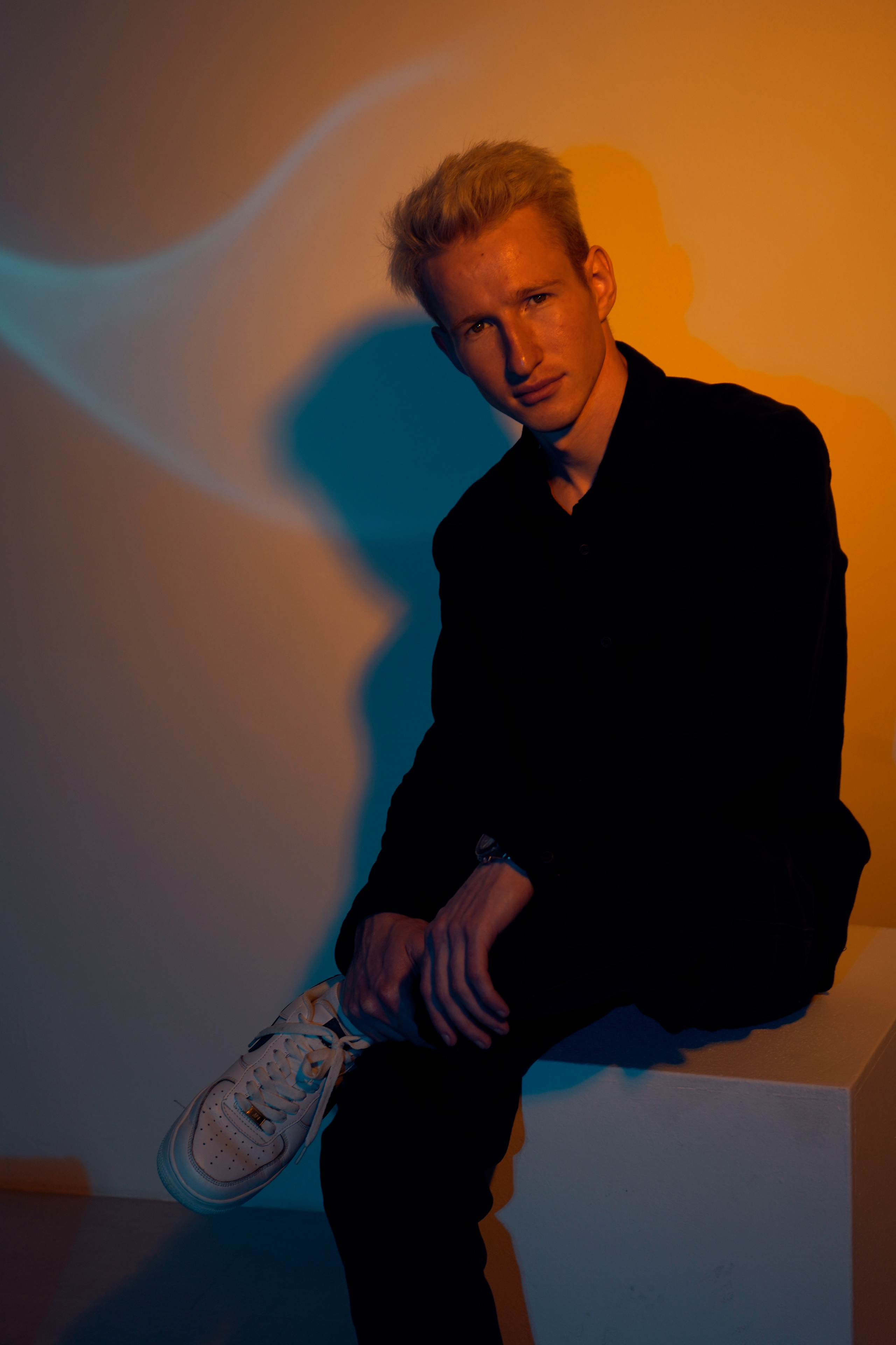 Модель для предметной съемки  Максим Б Сочи| Sale Easy