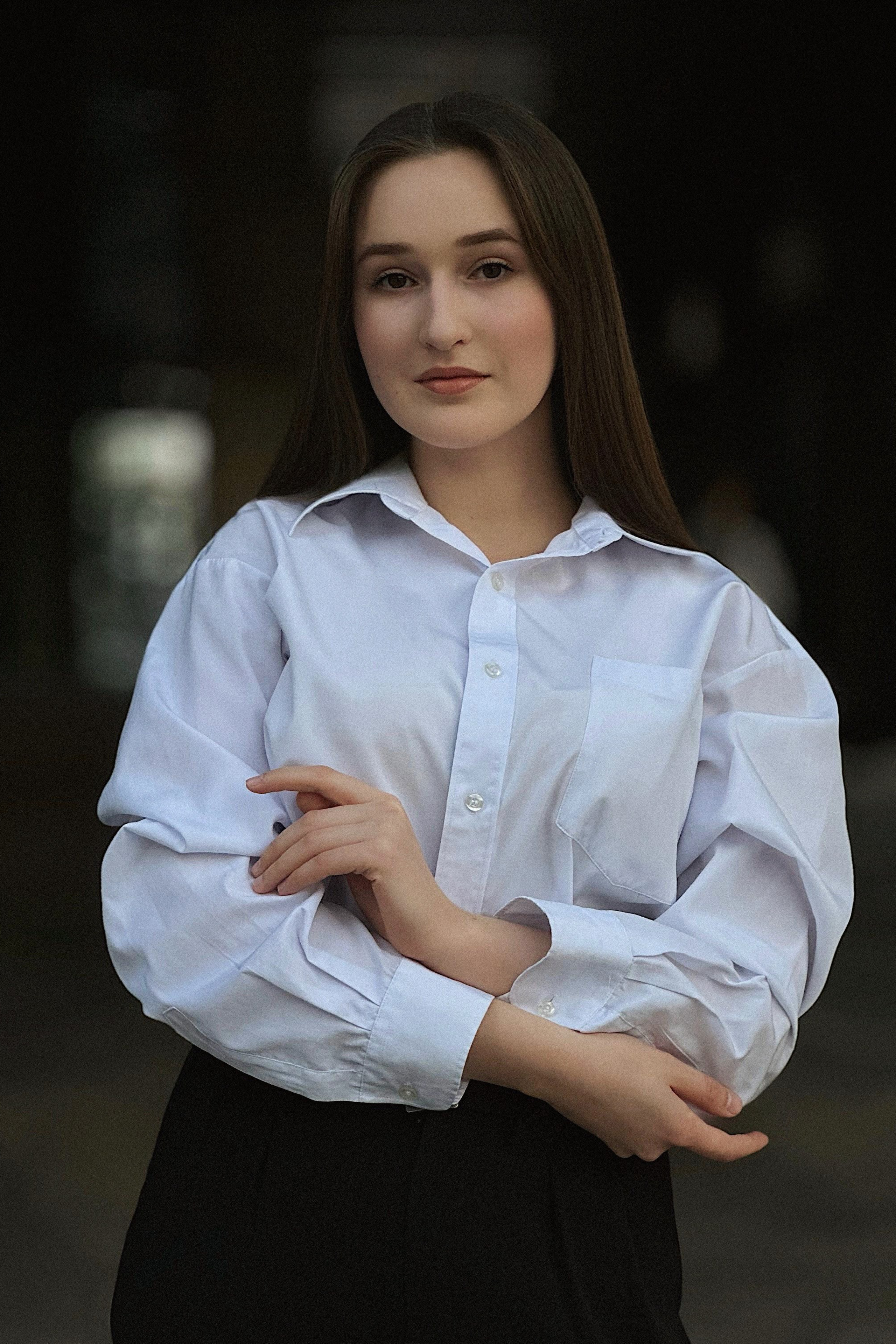 Модель для предметной съемки Назира Казань| Sale Easy