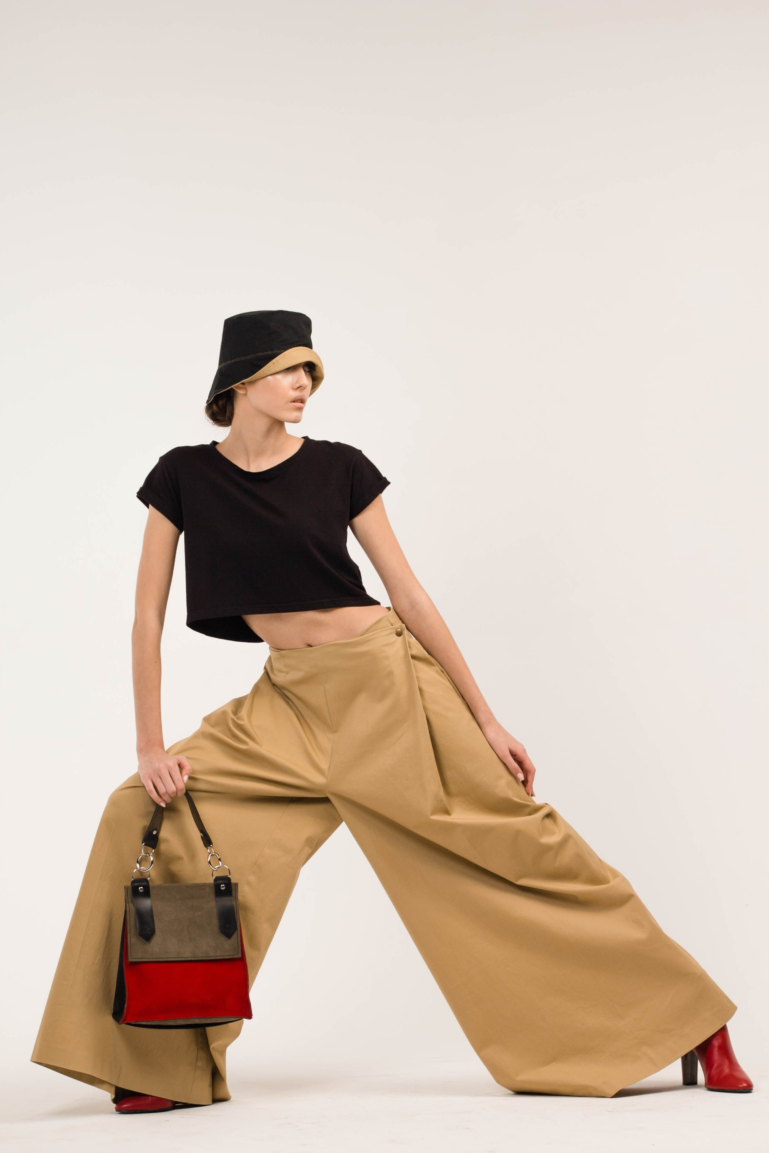 Модель для предметной съемки Алена А. Н.Н.| Sale Easy