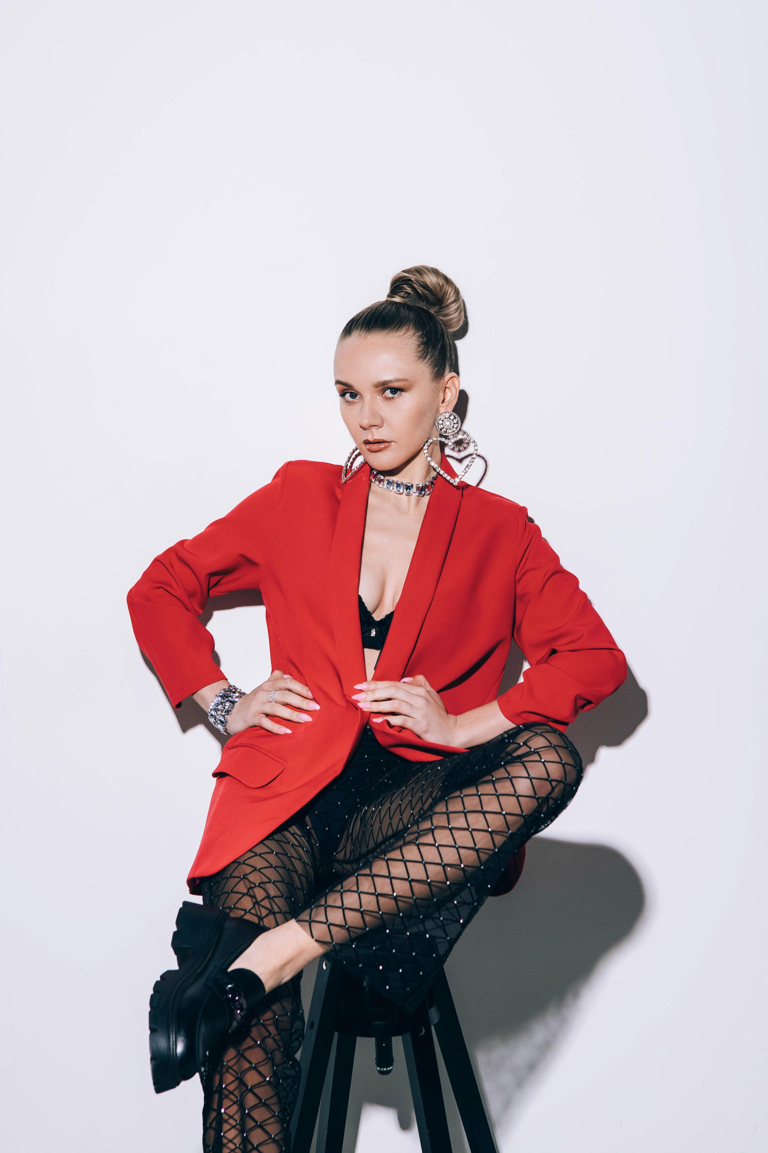 Модель для предметной съемки Карина А. Москва| Sale Easy