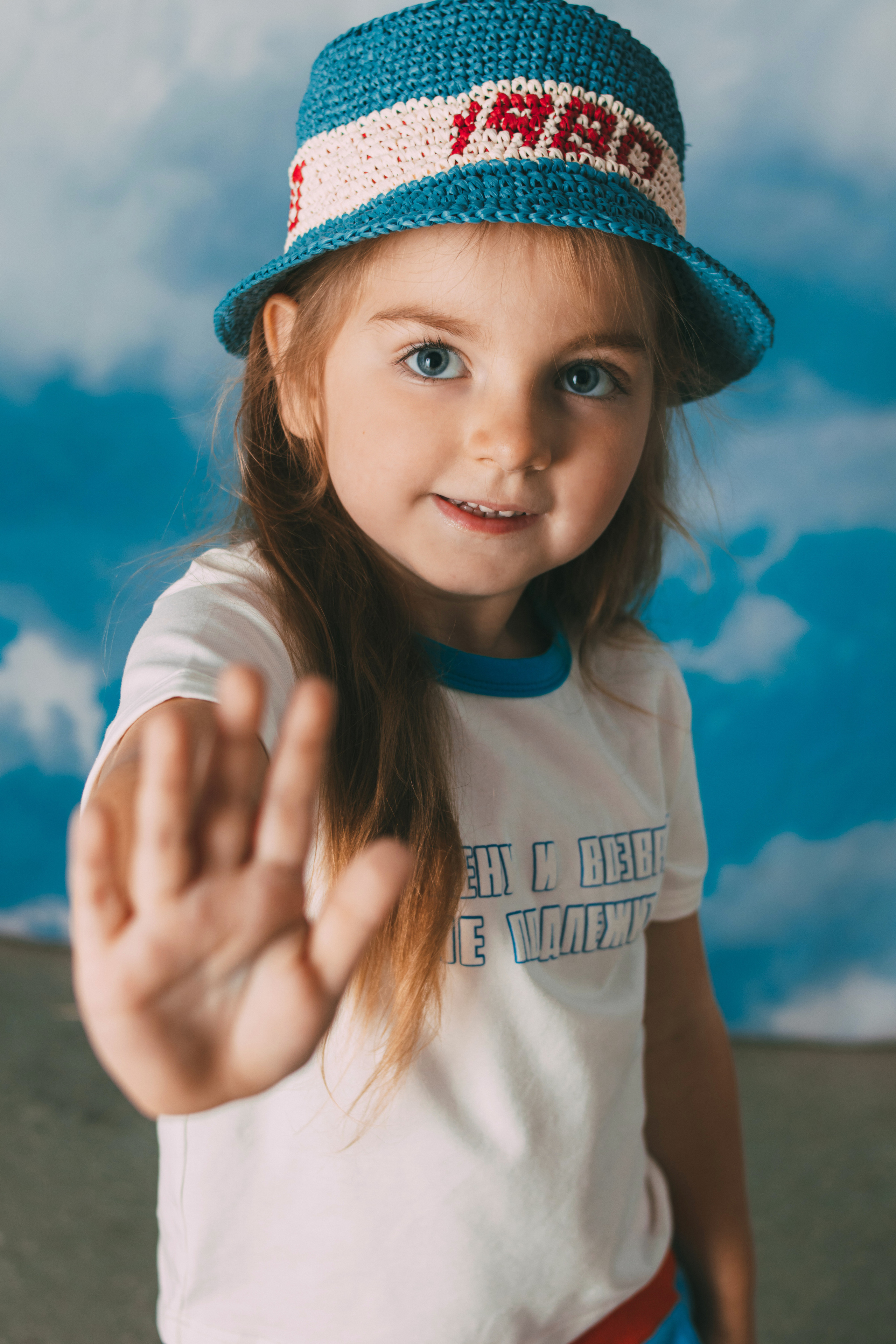 Модель девочка для предметной съемки  Мила Сочи| Sale Easy