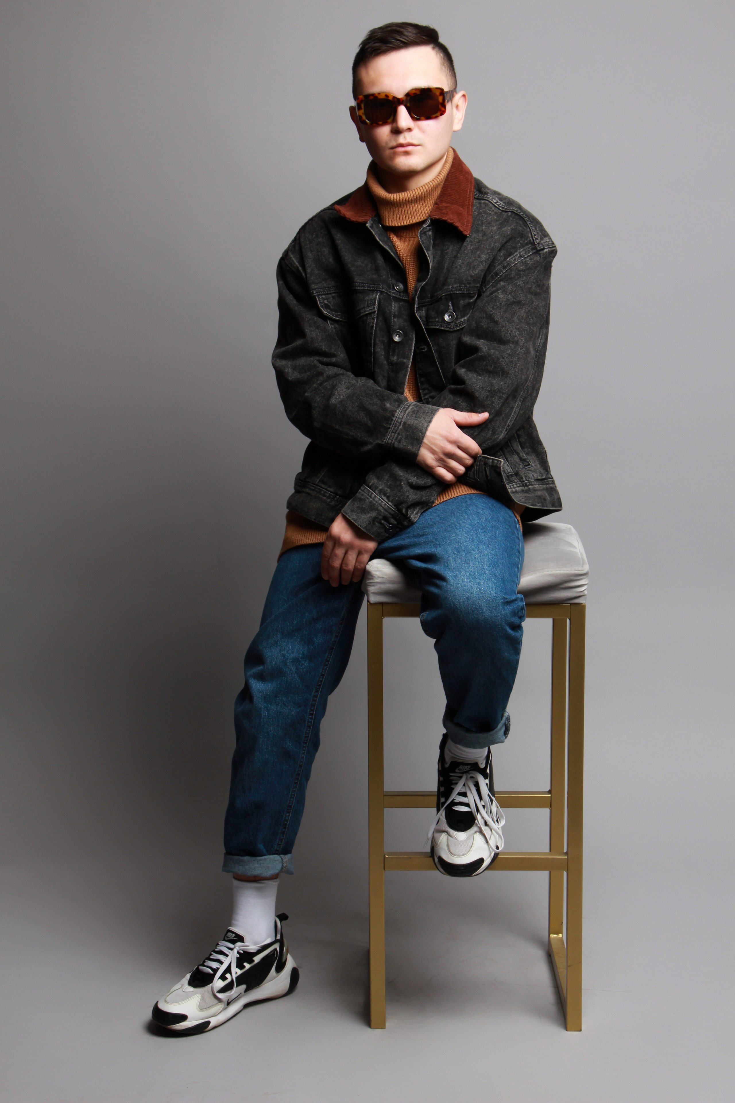 Модель для предметной съемки Айдар Новосибирск| Sale Easy