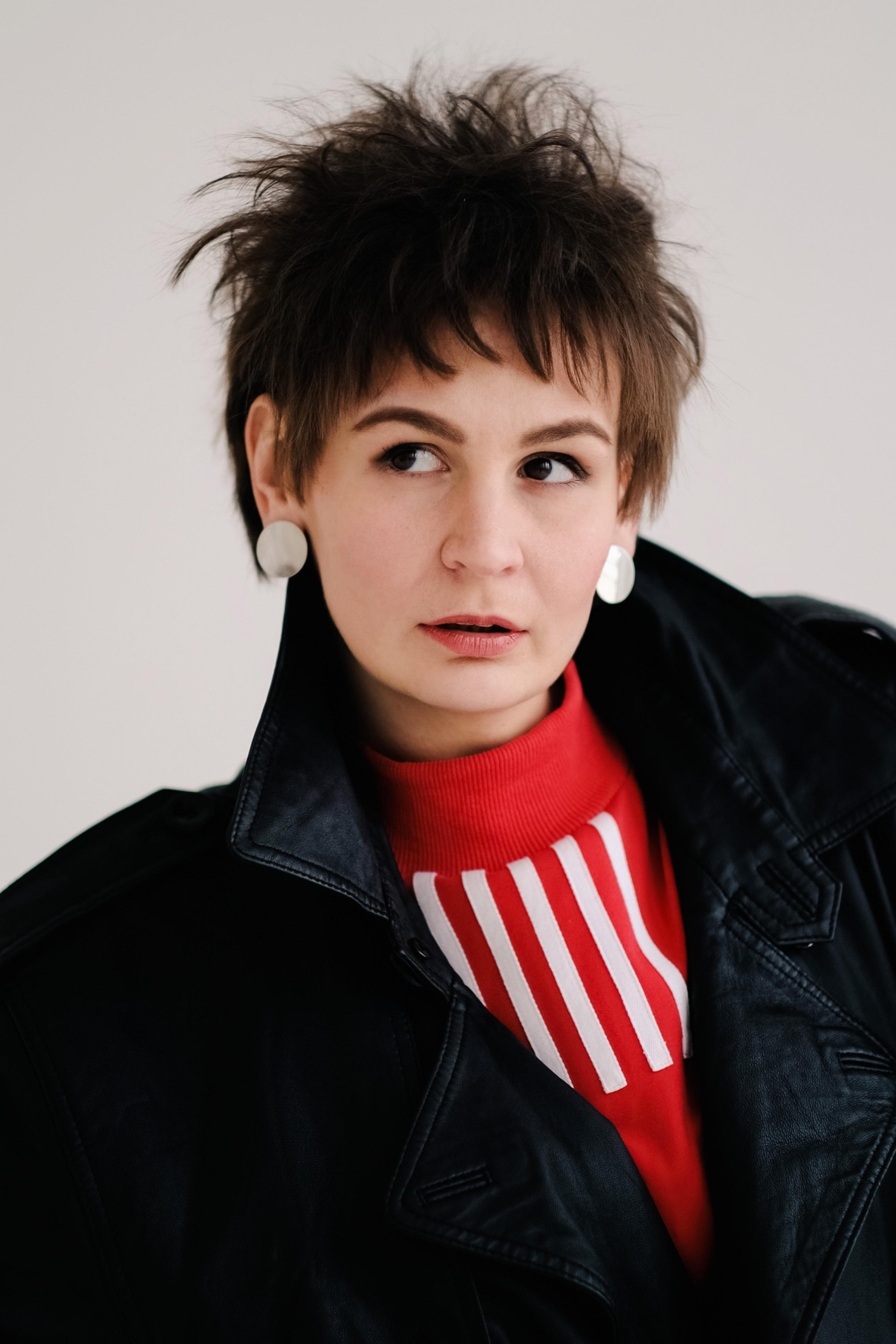 Модель для предметной съемки Вера Новосибирск| Sale Easy