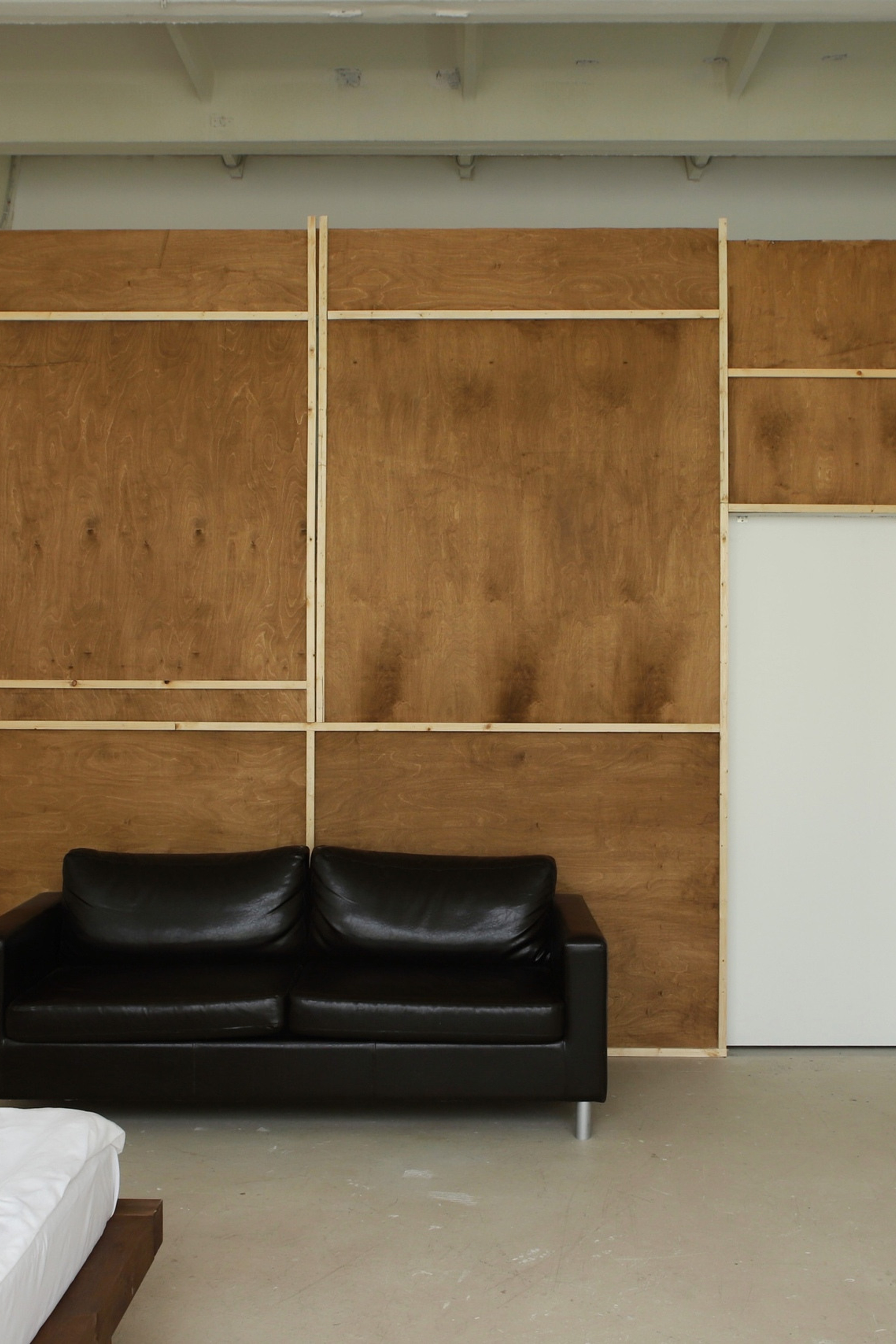 Студия GDEFOTKI — зал Прошел год для предм. съемки С.-Пб|Sale Easy