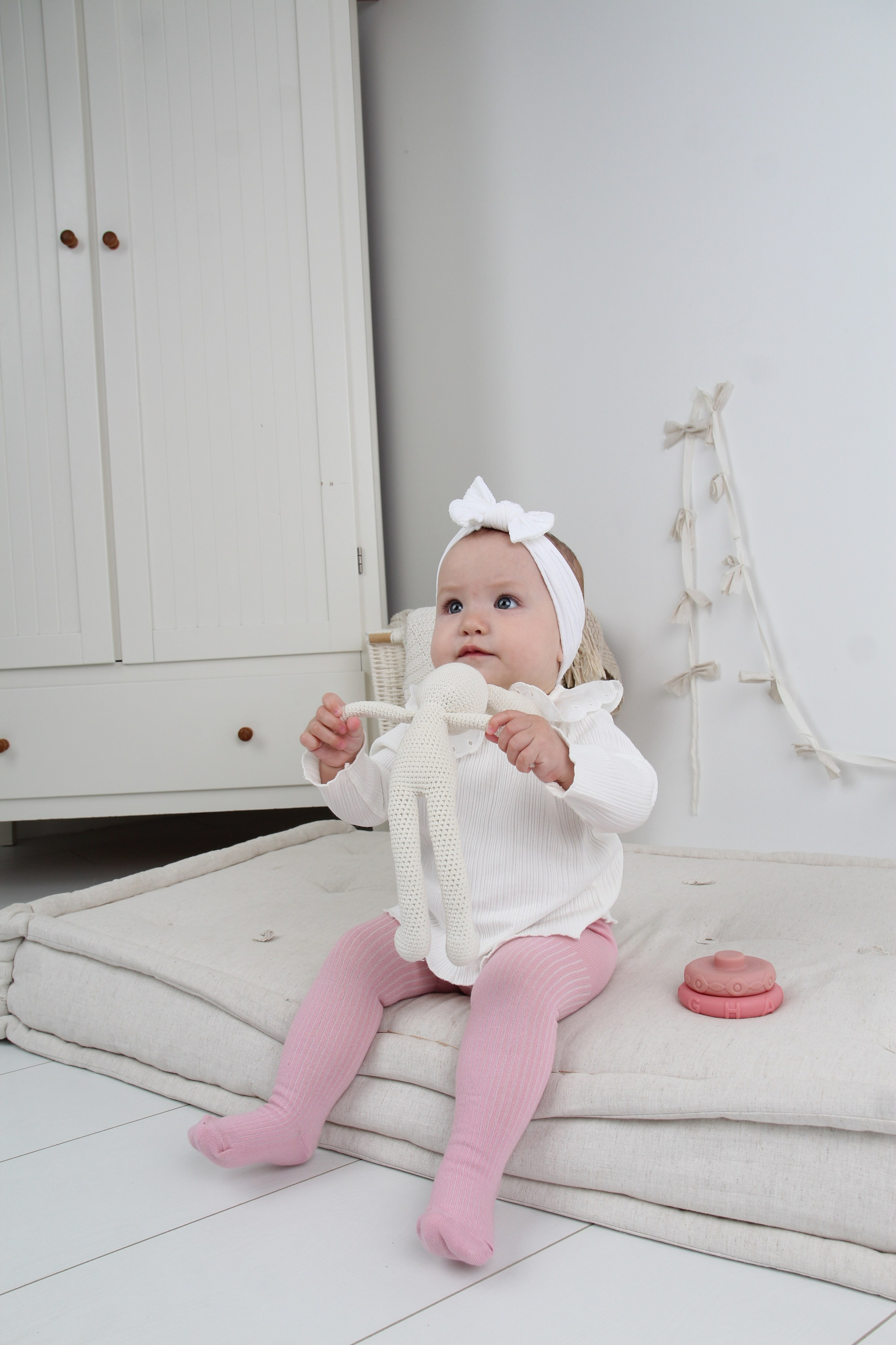 Модель девочка для предметной съемки Амелия Казань| Sale Easy