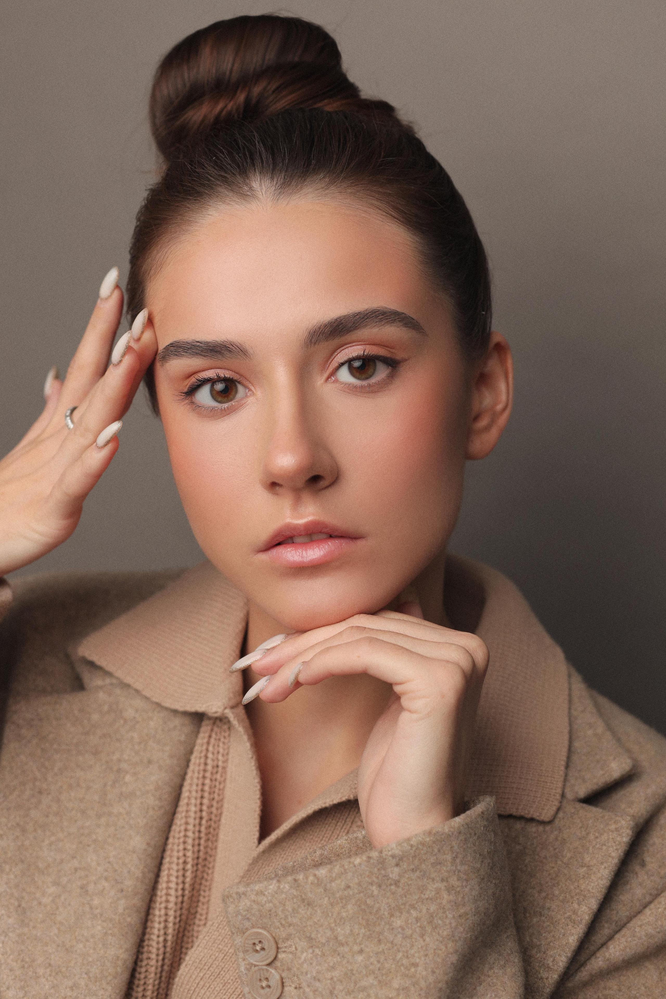 Модель для предметной съемки Федосья ЧК Н.Новгород | Sale Easy